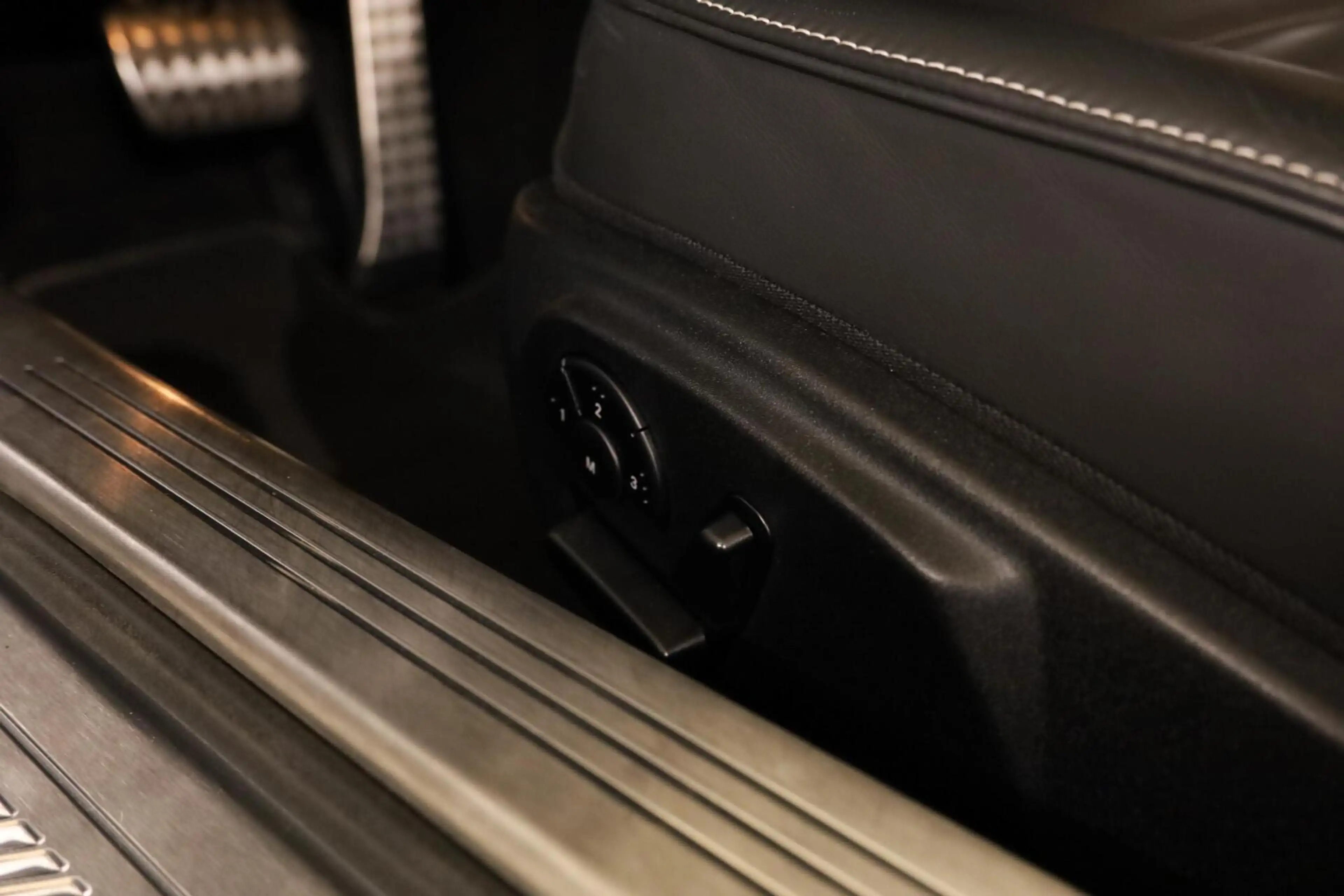 Mercedes-Benz SLS Roadster 6.3 AMG|Leder|Camera|Alcantara|Softtop| — photo 16