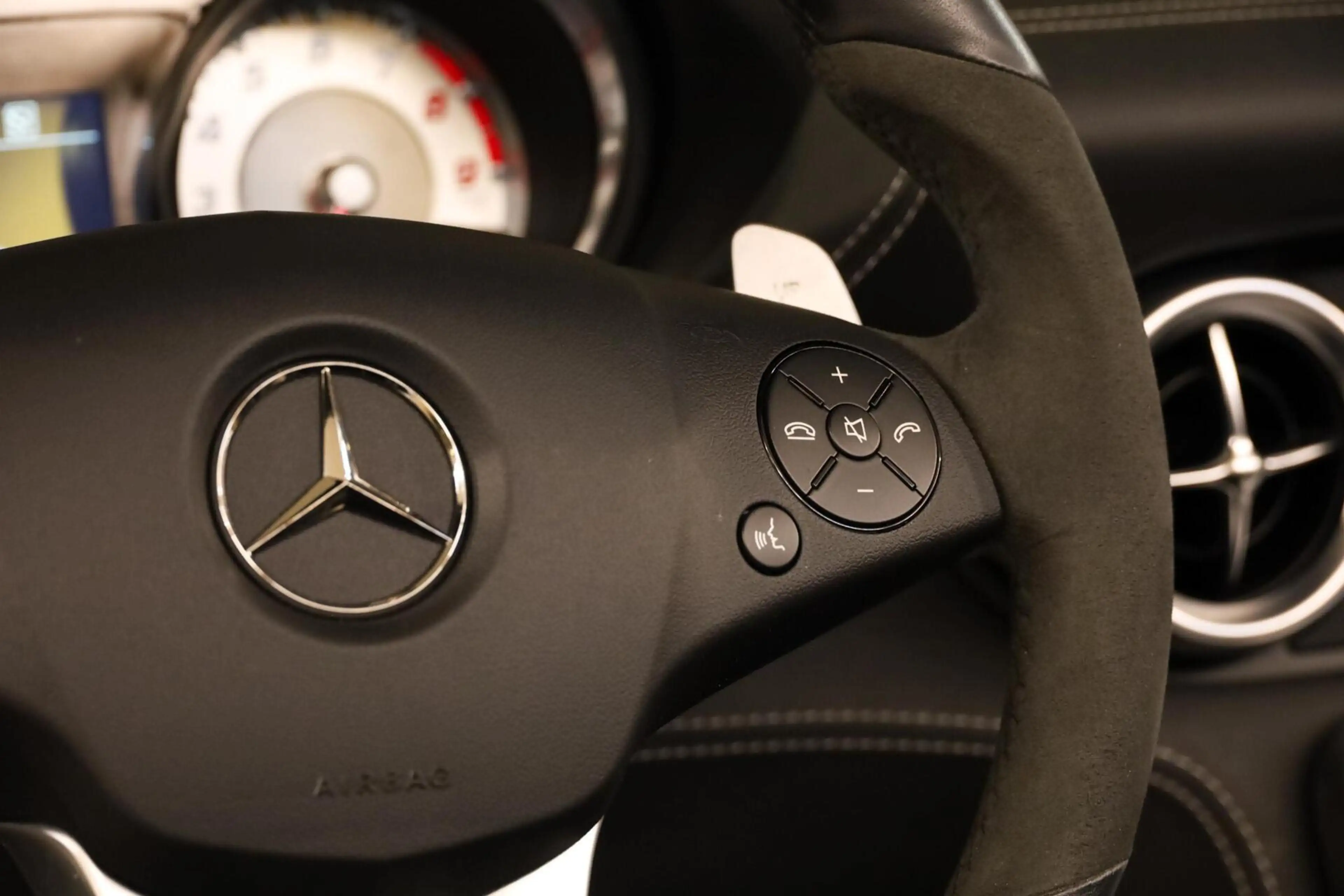 Mercedes-Benz SLS Roadster 6.3 AMG|Leder|Camera|Alcantara|Softtop| — photo 41