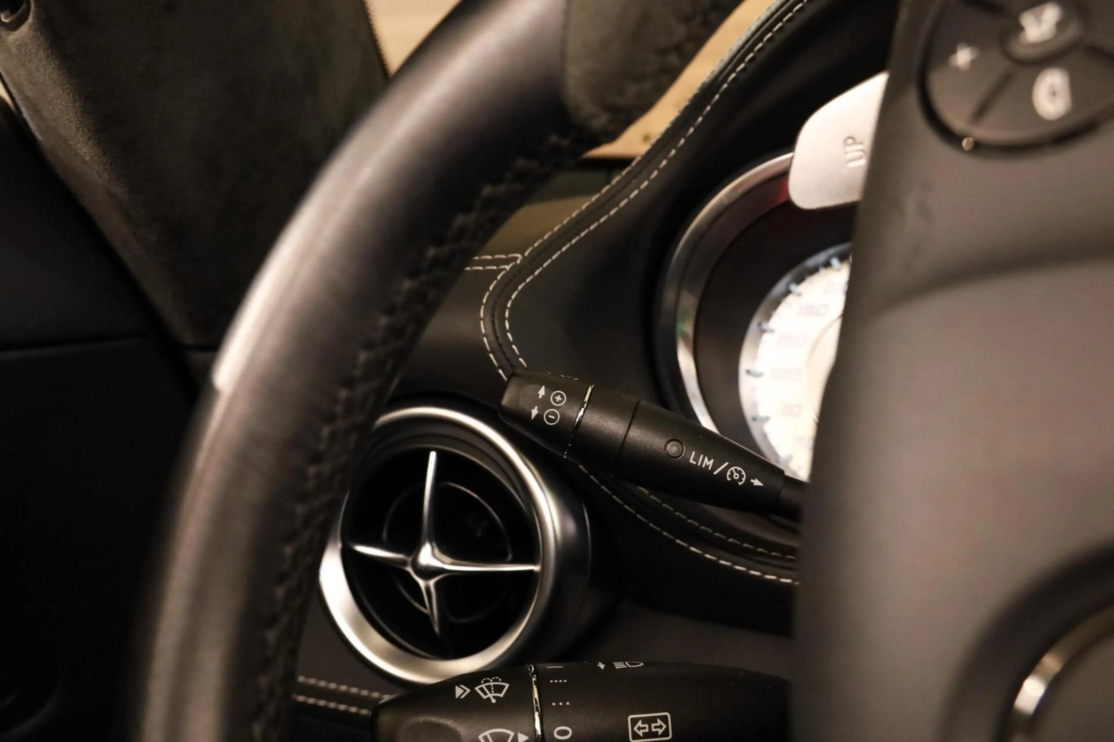 Mercedes-Benz SLS Roadster 6.3 AMG|Leder|Camera|Alcantara|Softtop| — photo 18