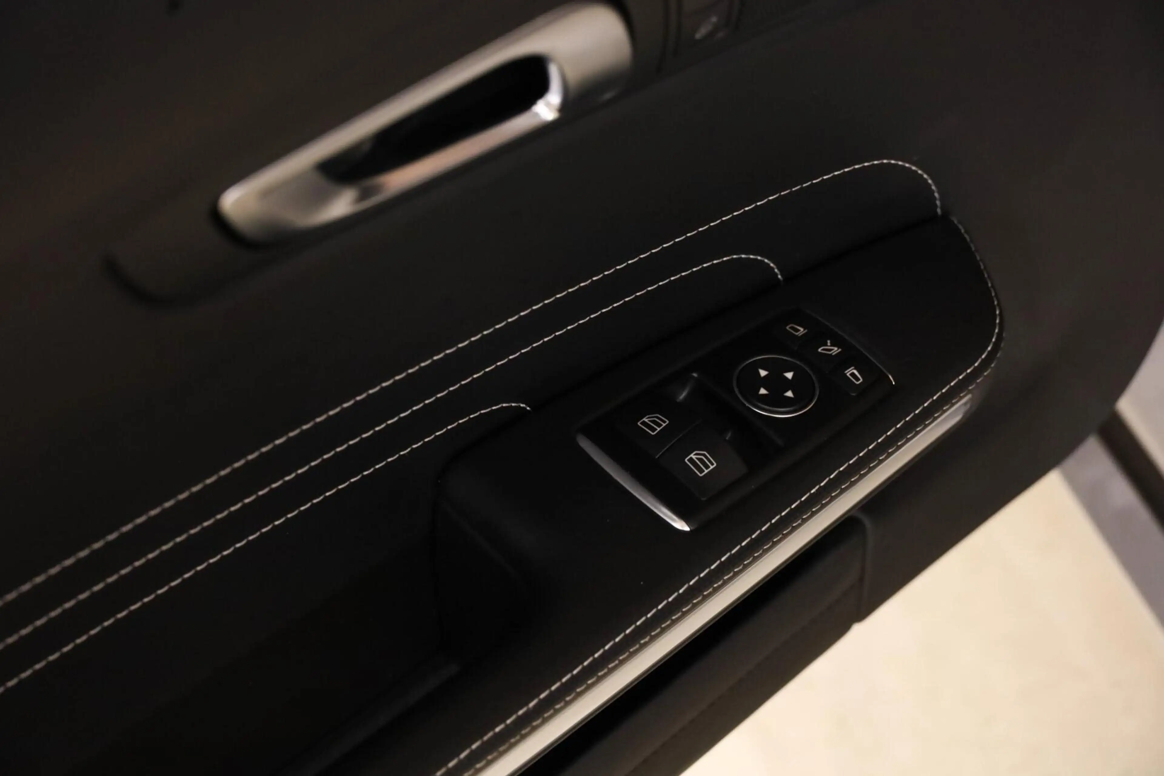 Mercedes-Benz SLS Roadster 6.3 AMG|Leder|Camera|Alcantara|Softtop| — photo 43