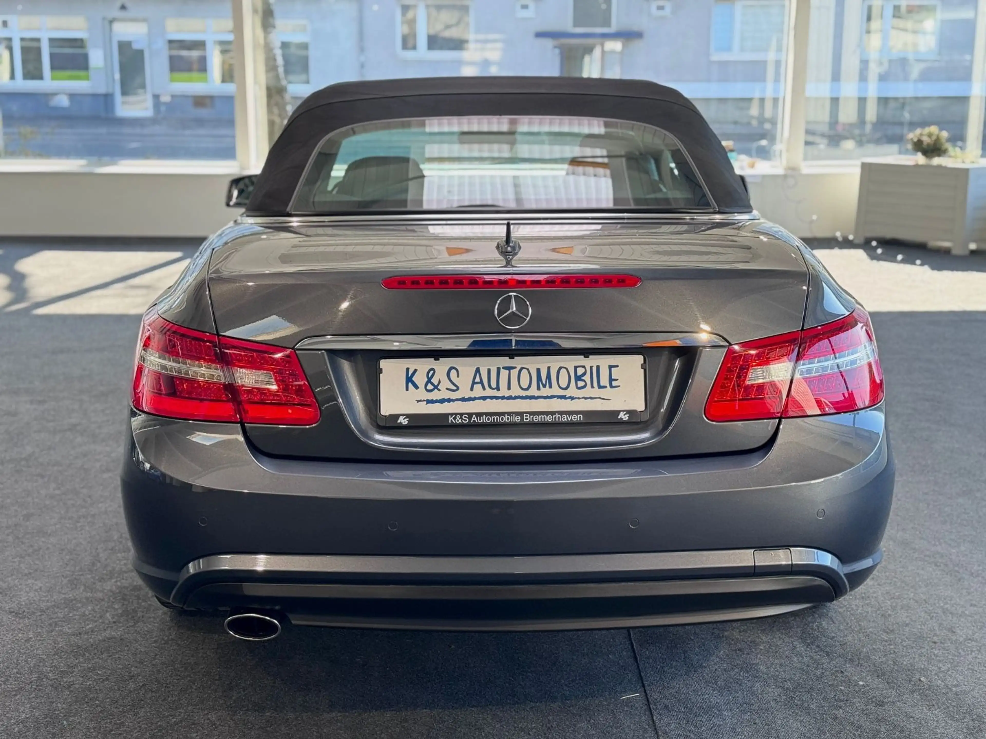Mercedes-Benz E 250 E Cabrio*AUTOM.*LEDER*SITZH.*XENON*NAVI* — photo 11