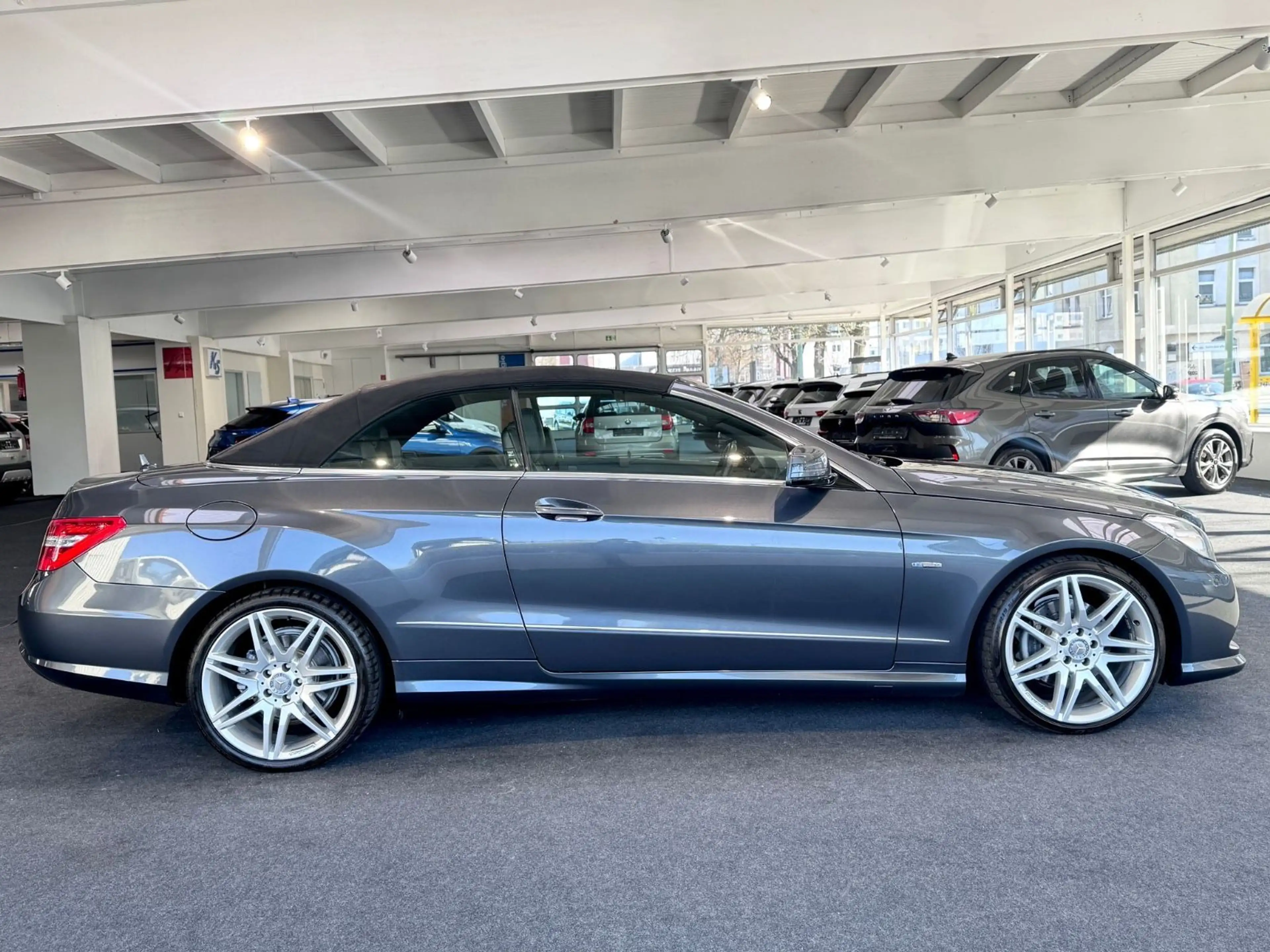 Mercedes-Benz E 250 E Cabrio*AUTOM.*LEDER*SITZH.*XENON*NAVI* — photo 15