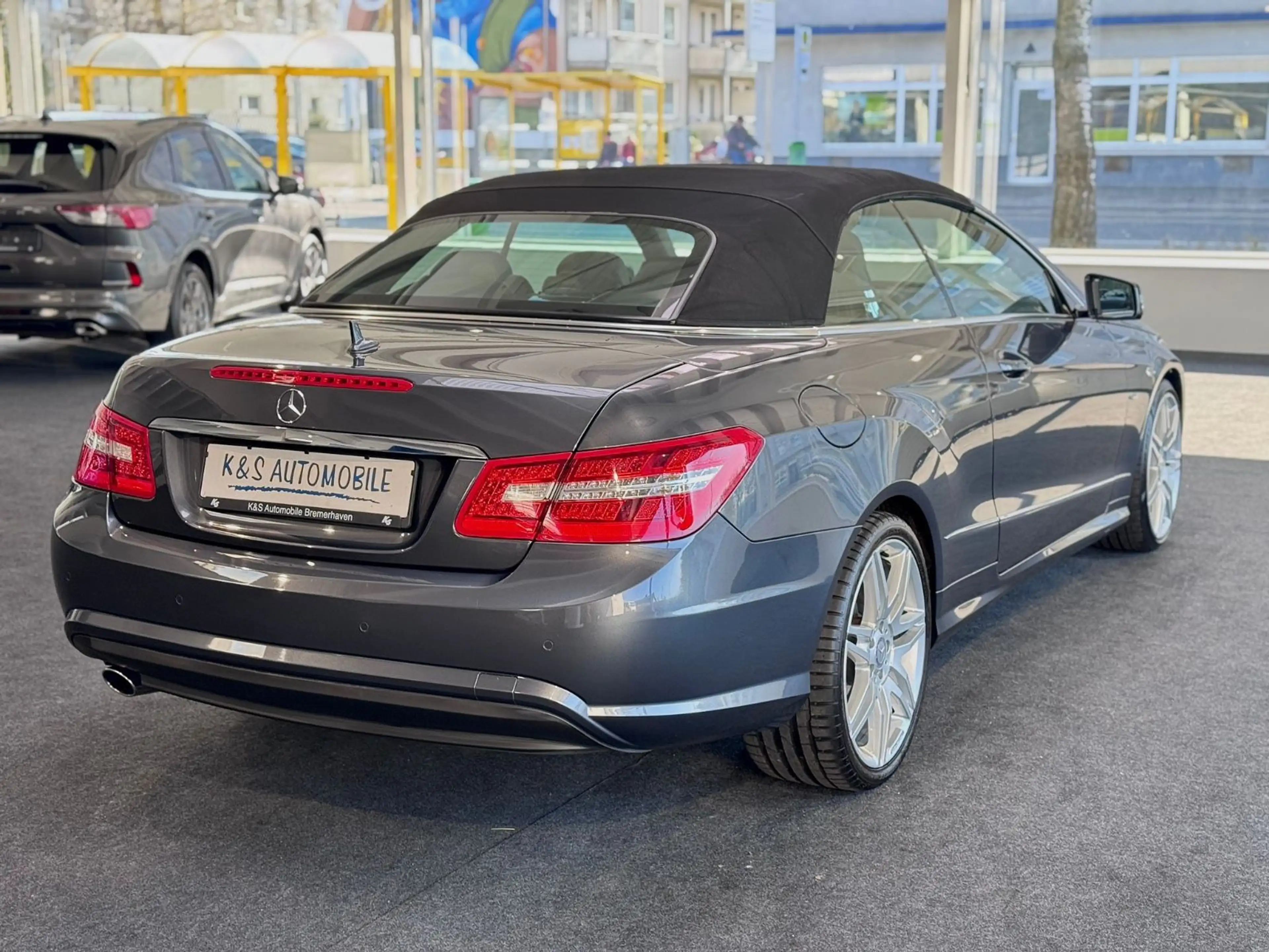 Mercedes-Benz E 250 E Cabrio*AUTOM.*LEDER*SITZH.*XENON*NAVI* — photo 14