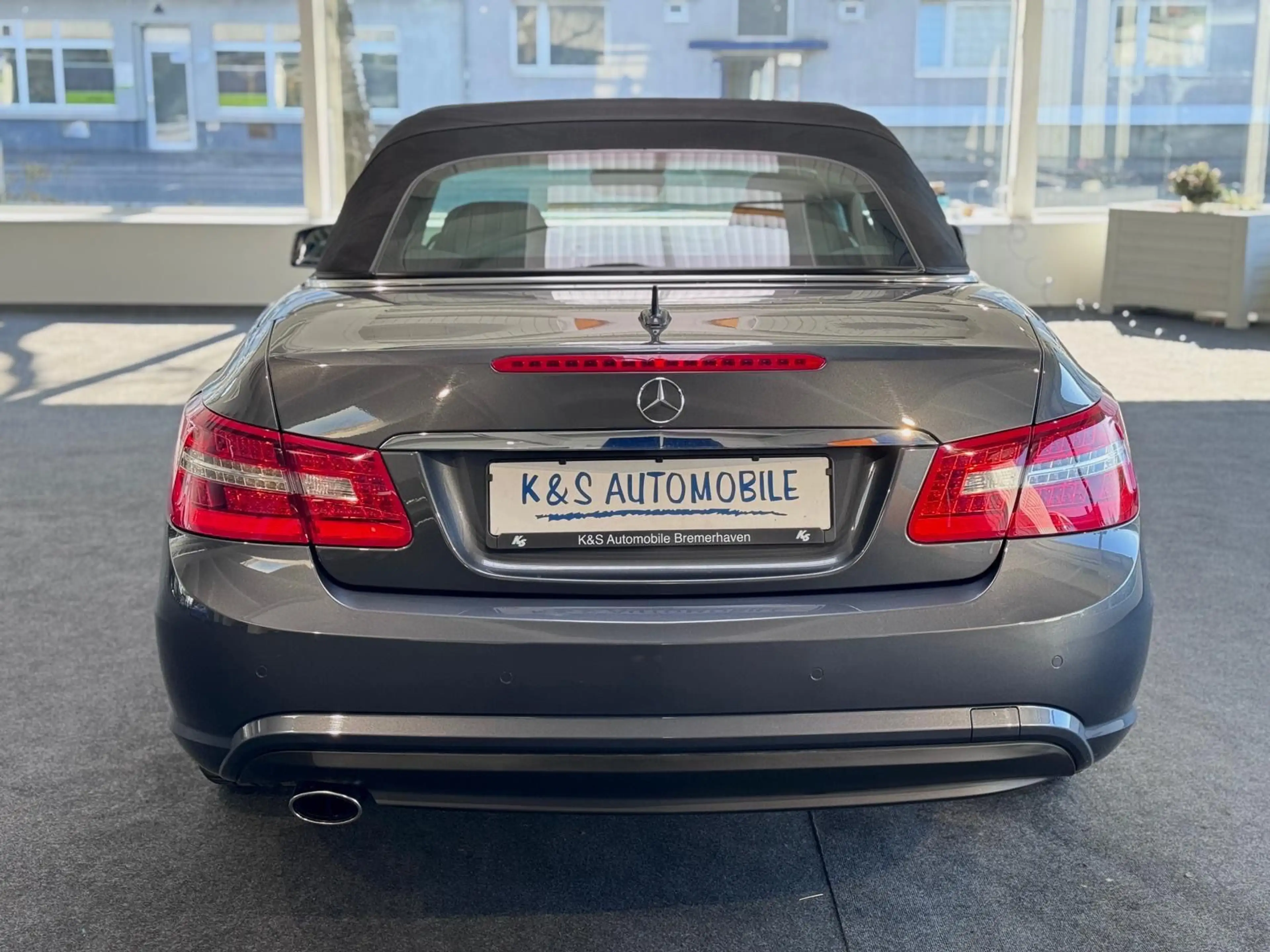 Mercedes-Benz E 250 E Cabrio*AUTOM.*LEDER*SITZH.*XENON*NAVI* — photo 12