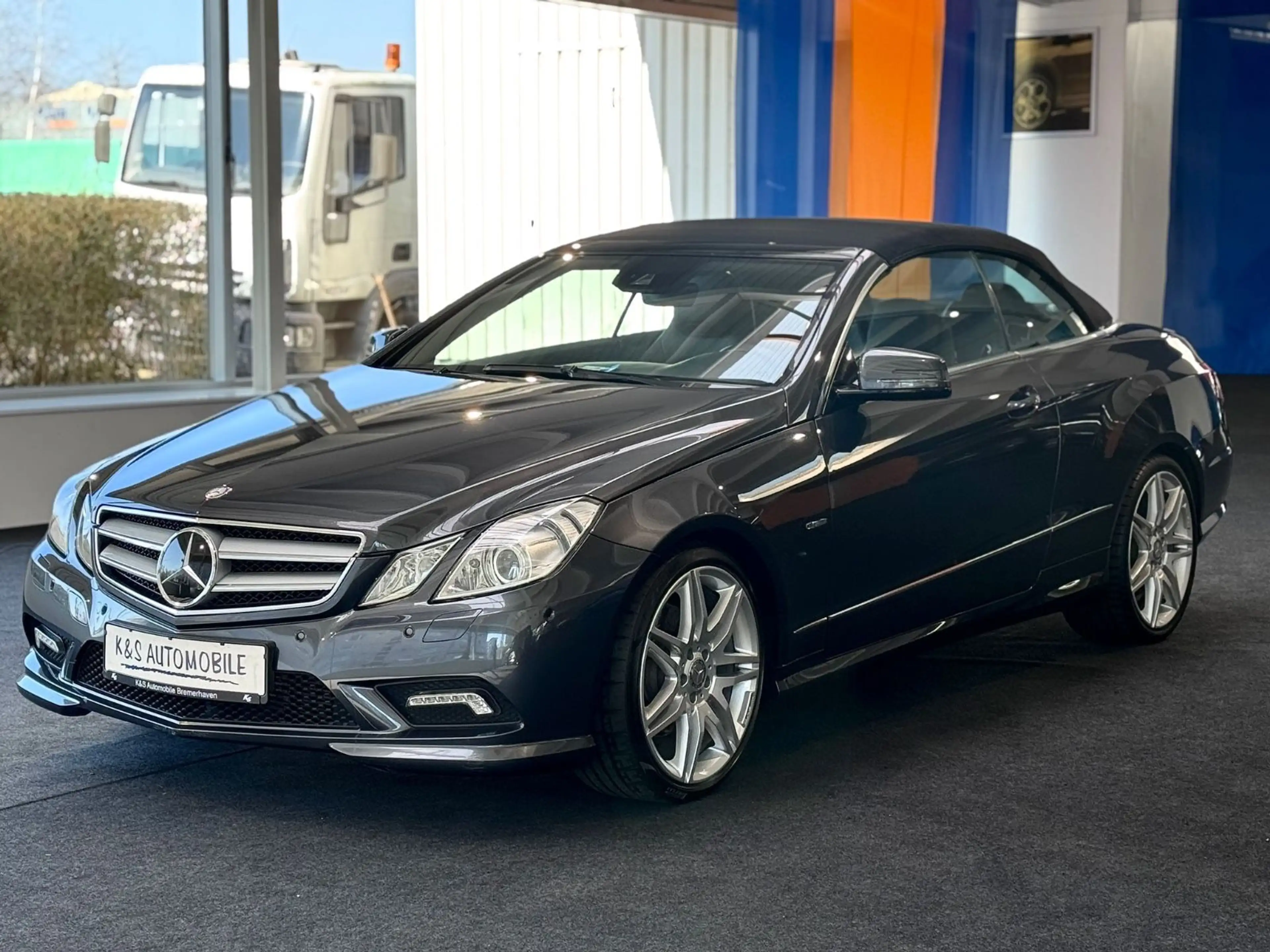 Mercedes-Benz E 250 E Cabrio*AUTOM.*LEDER*SITZH.*XENON*NAVI* — photo 5