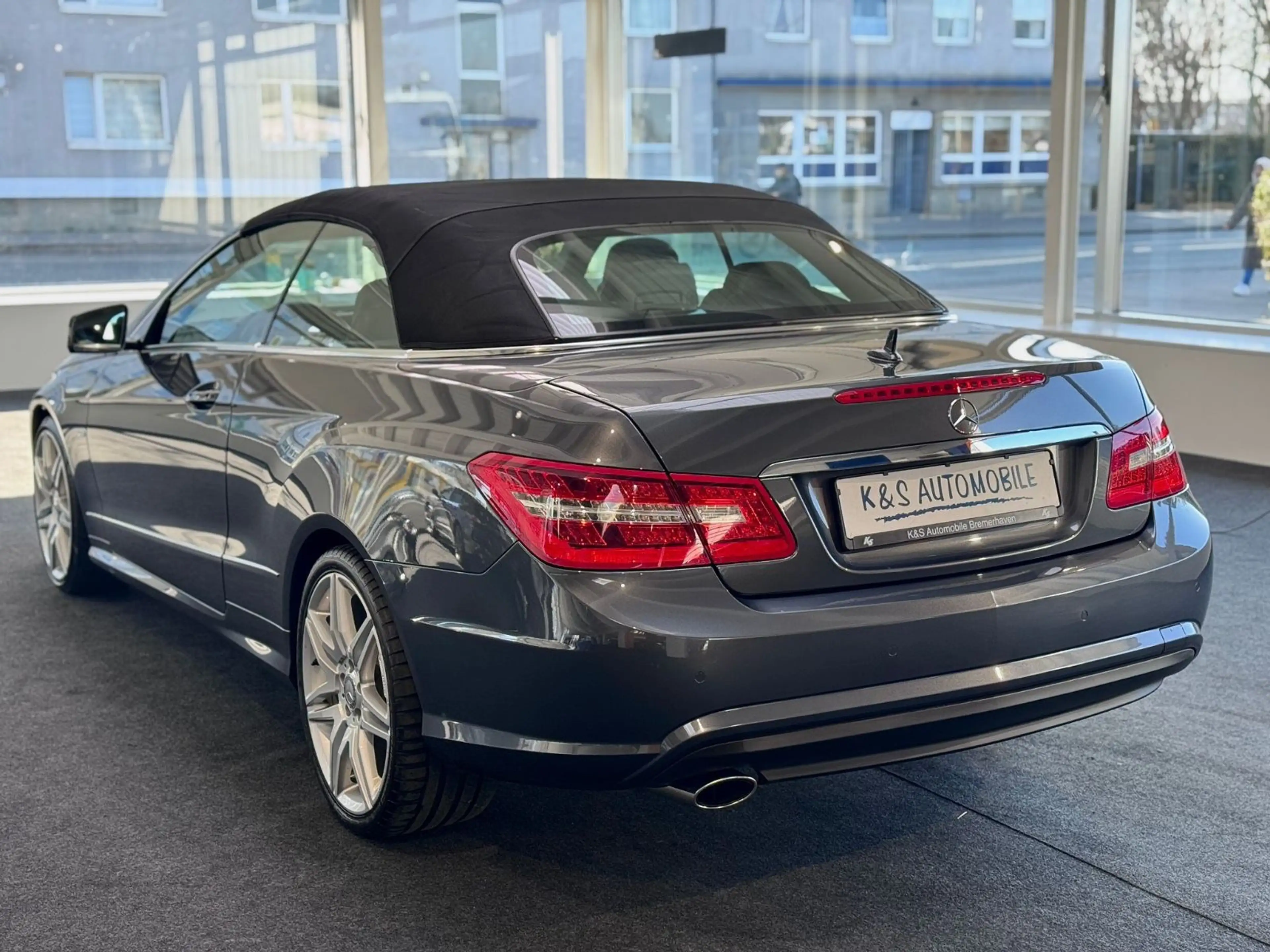 Mercedes-Benz E 250 E Cabrio*AUTOM.*LEDER*SITZH.*XENON*NAVI* — photo 8