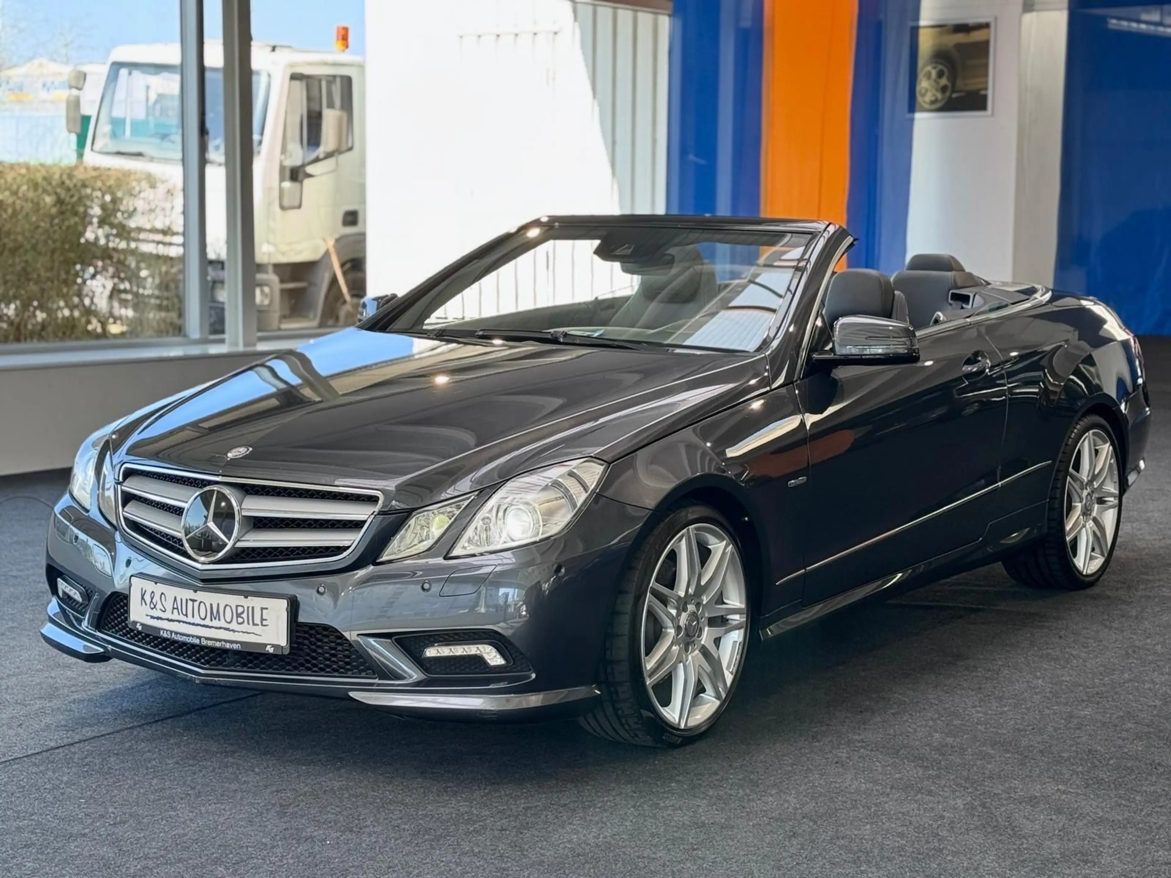 Mercedes-Benz E 250 E Cabrio*AUTOM.*LEDER*SITZH.*XENON*NAVI* — photo 6