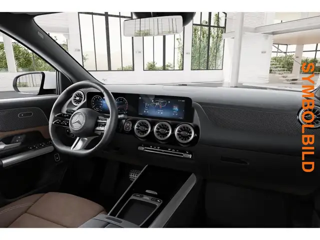 Mercedes-Benz Gla view 12