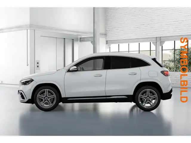 Mercedes-Benz Gla view 3