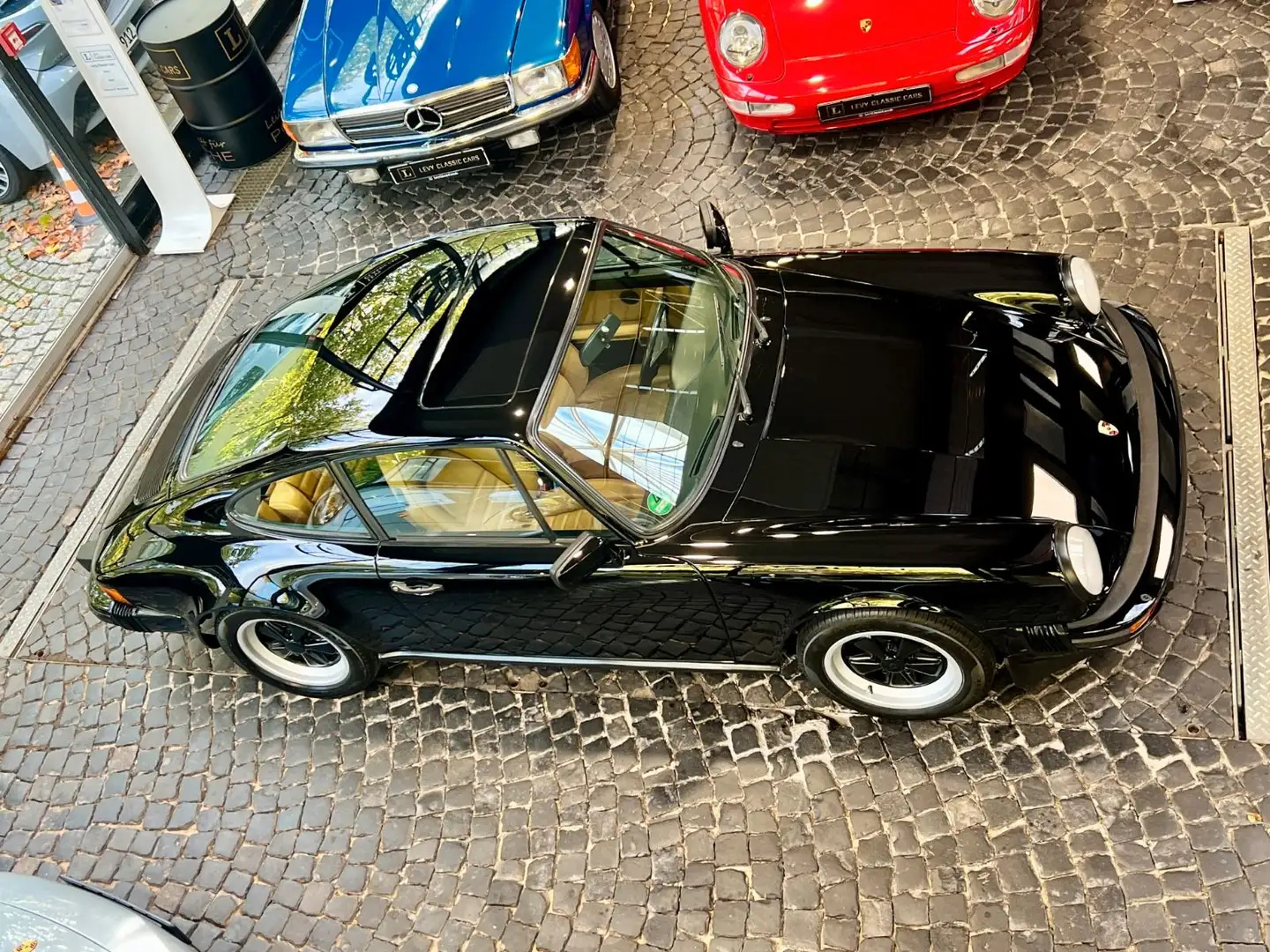 Porsche 911 3,2 Carrera Coupe Schwarz - 2