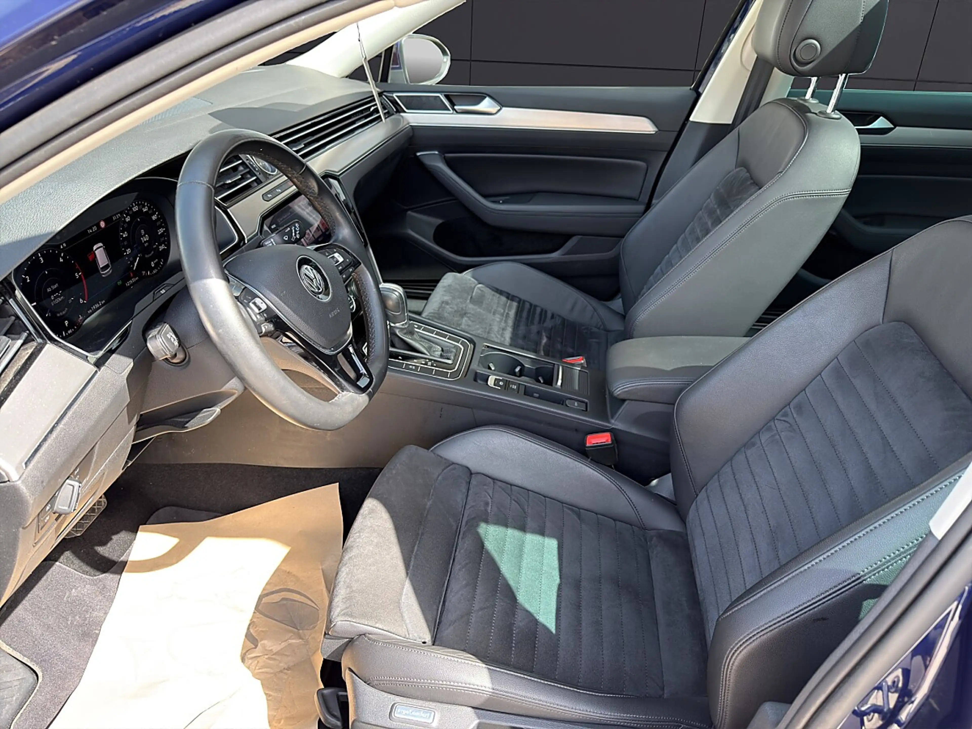 Volkswagen Passat Variant Highline 2,0 TDI SCR DSG — photo 10