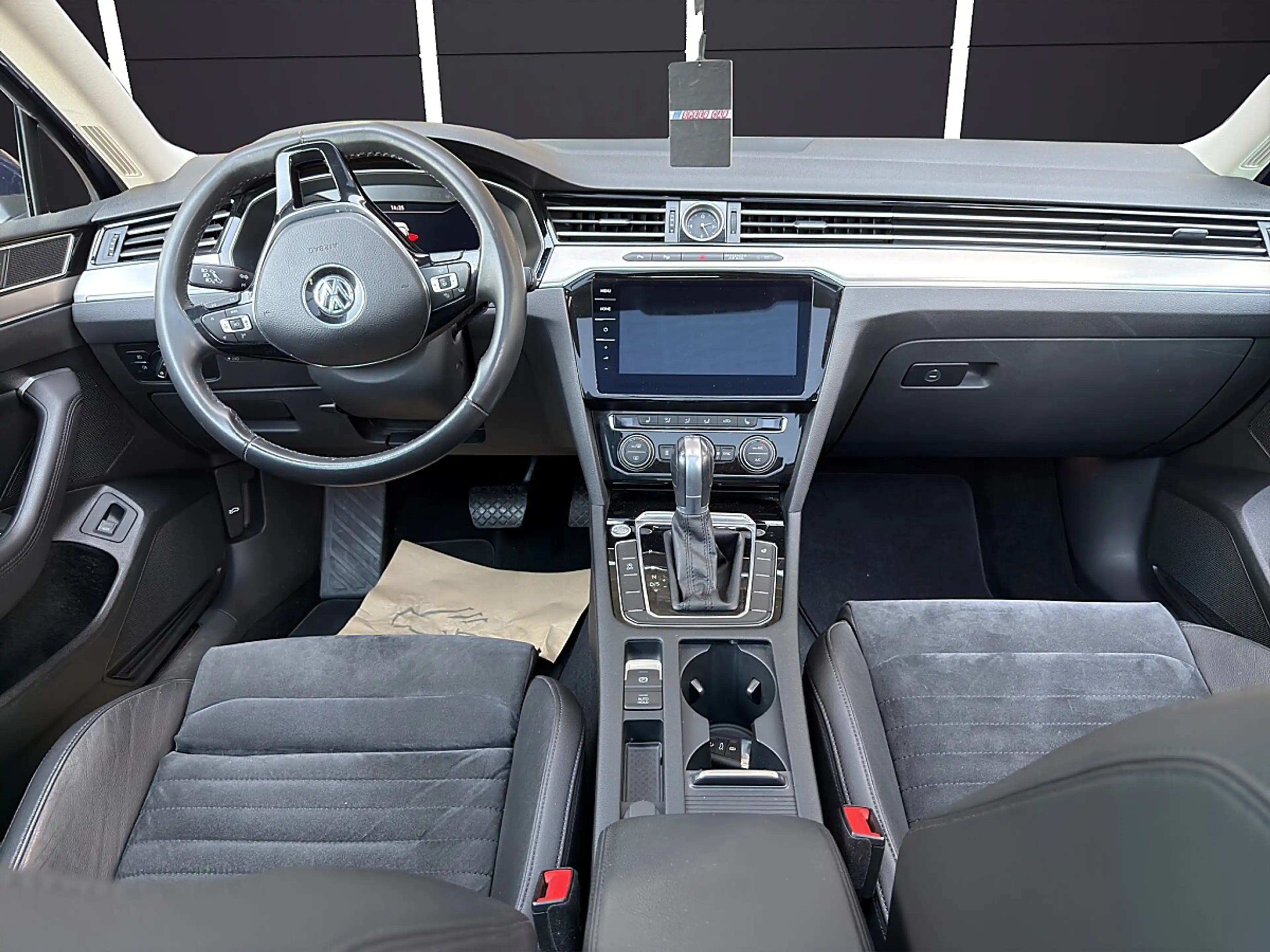 Volkswagen Passat Variant Highline 2,0 TDI SCR DSG — photo 13