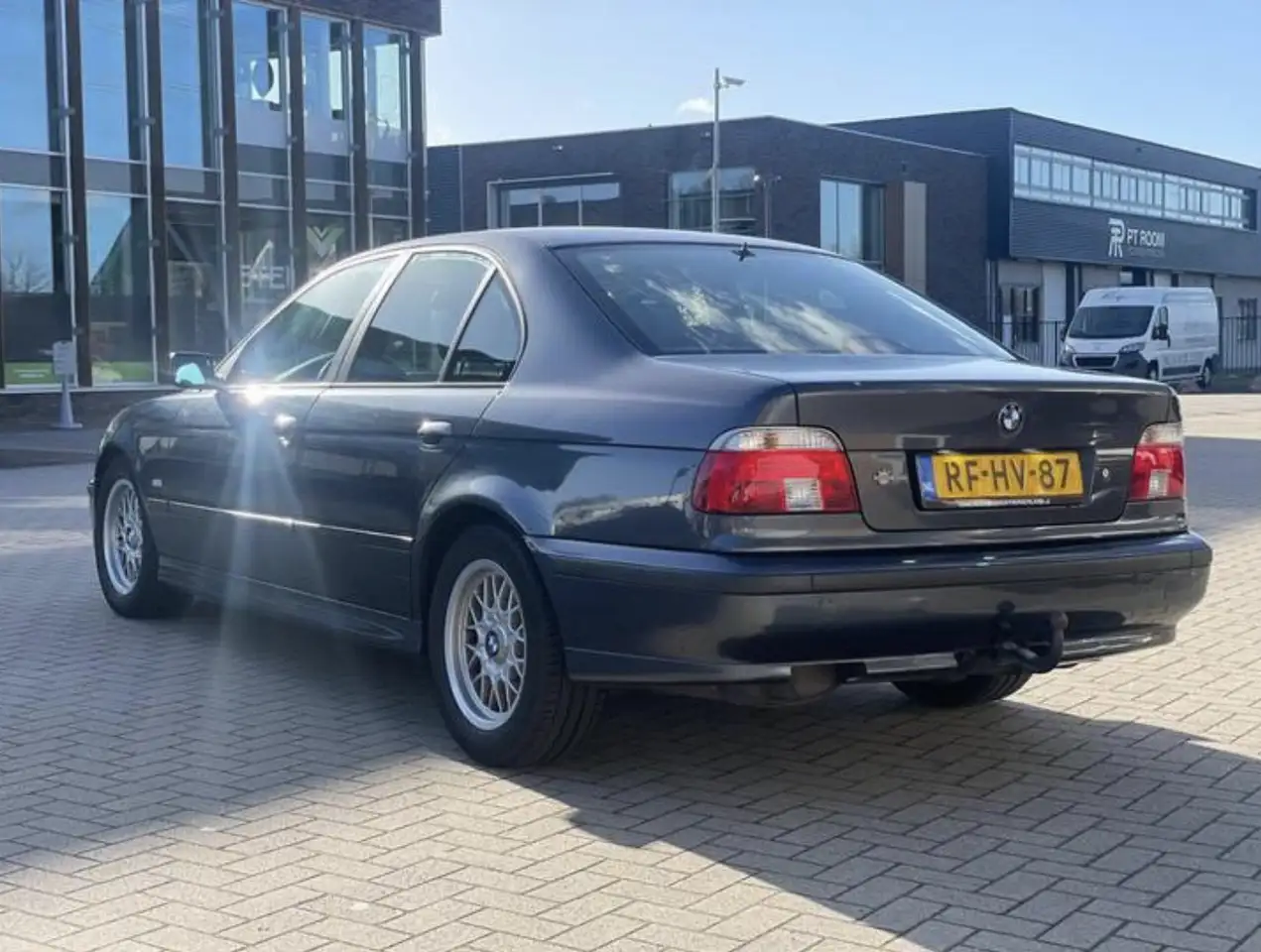 BMW 523i, foto 2