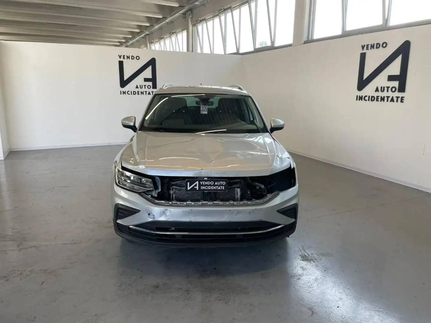 Volkswagen Tiguan 2.0 TDI 150CV SCR DSG LIFE Grigio - 2