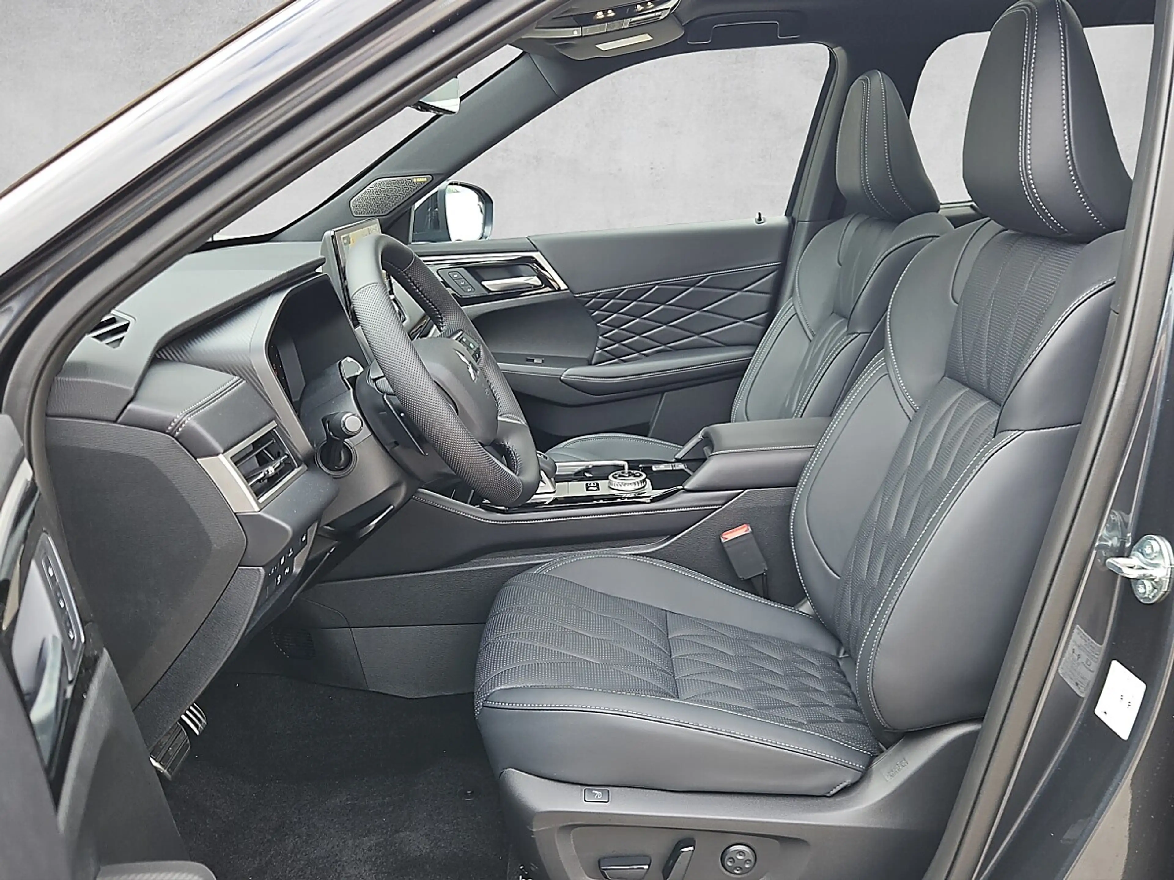 Mitsubishi Outlander 2,4 PHEV S-AWC Diamond Black Line  * ab 46.740,... — photo 11