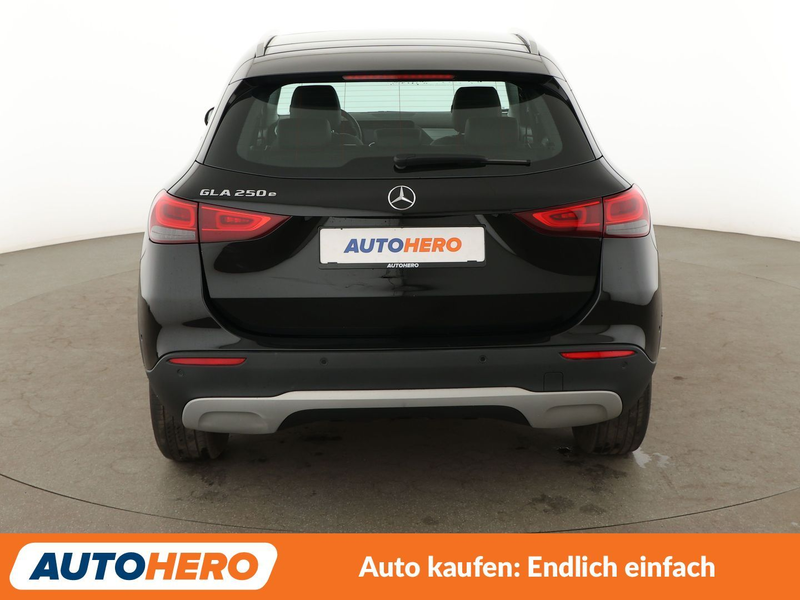 Mercedes-Benz GLA 250 GLA 250e Style Aut.*NAVI*LED*TEMPO*PDC*SHZ* — photo 5