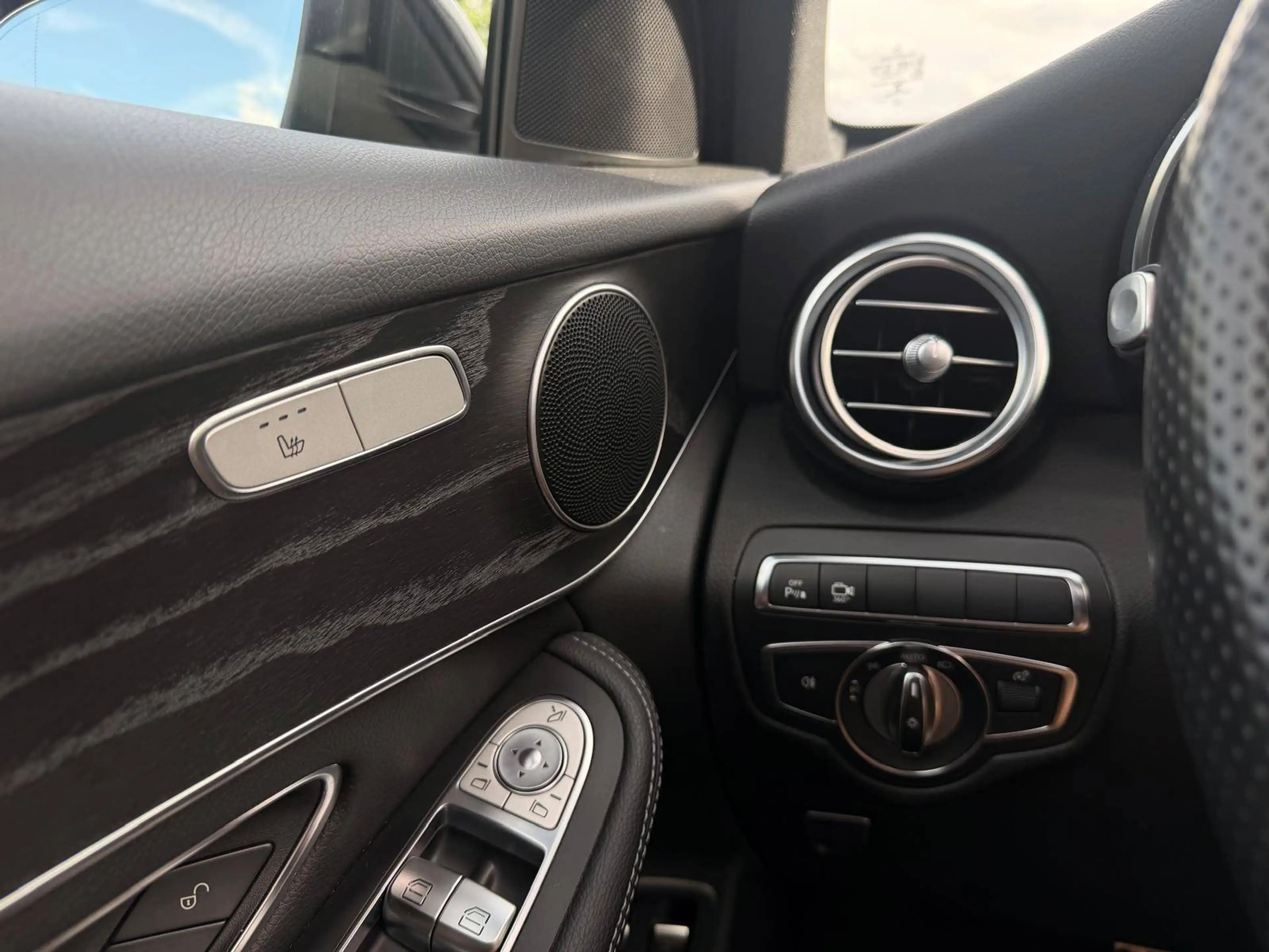 Mercedes-Benz GLC 350 AMG 20' | HYBRID | BURMESTER | PANO — photo 9