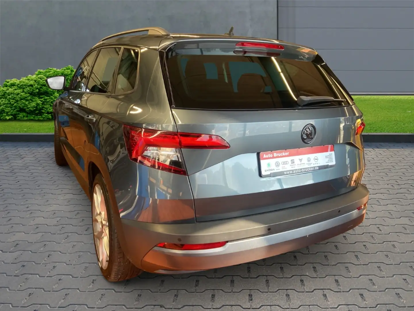 Skoda Karoq Ambition 1.0 TSI+Alufelgen+Anhängerkupplung+Navi Grau - 2