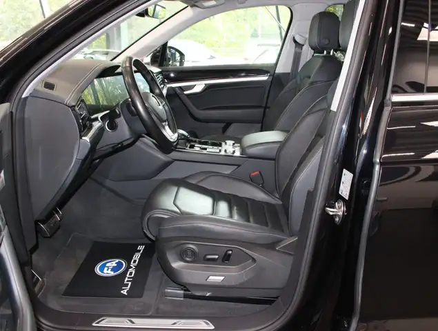 Volkswagen Touareg view 15