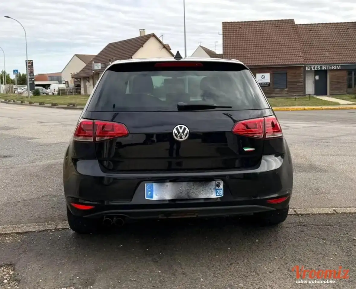 Volkswagen Golf Standard Model — photo 8