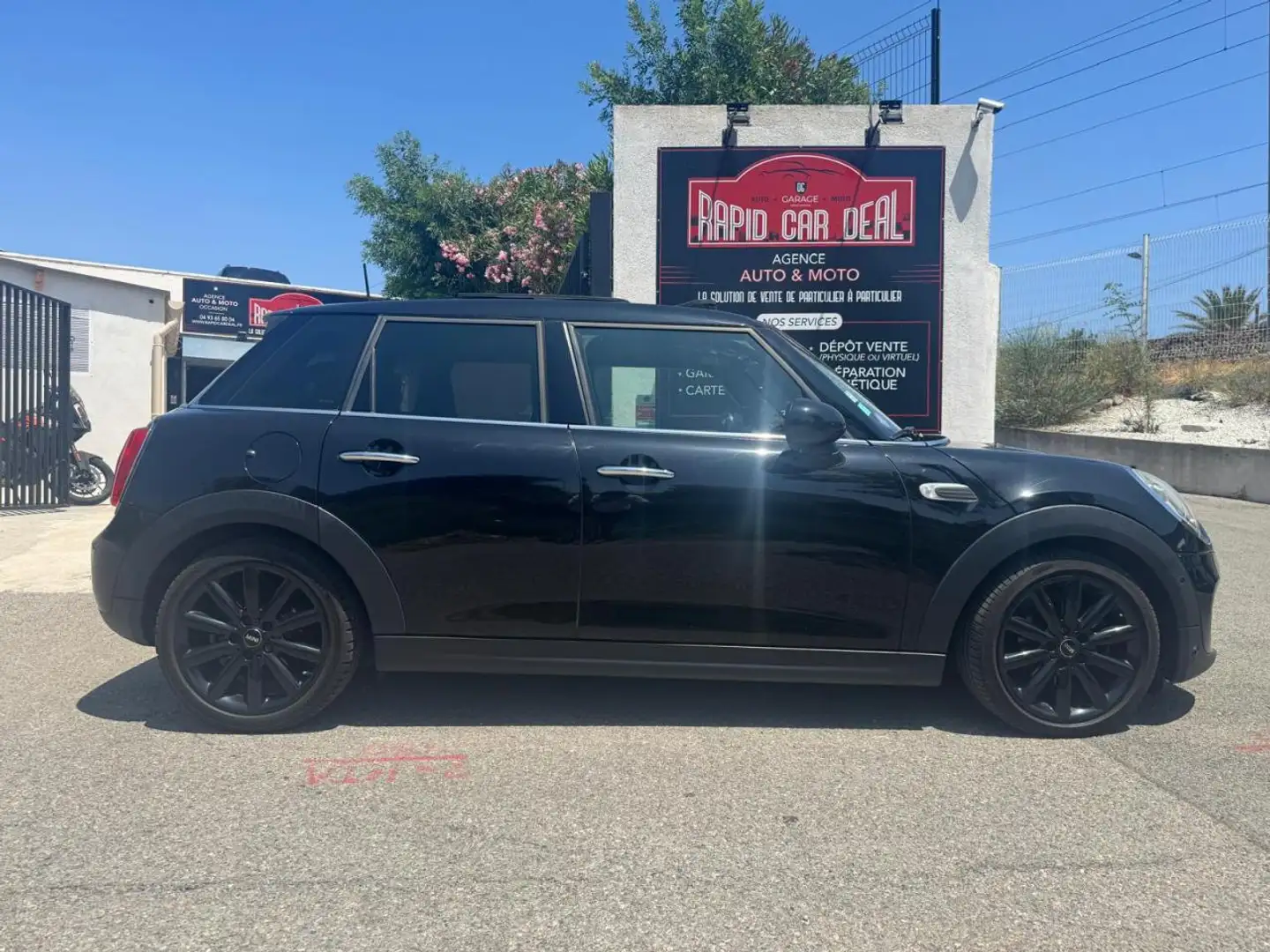 MINI Cooper Mini 1.5i - 136  5P F55 BERLINE Cooper Red Hot Chi Zwart - 2