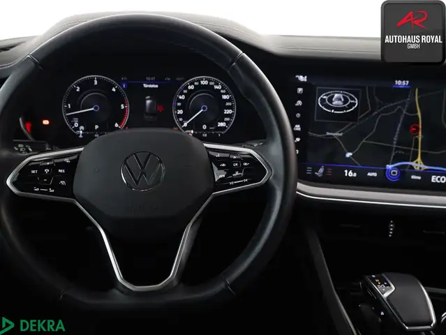 Volkswagen Touareg view 15