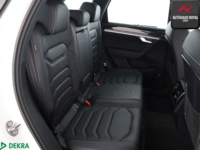 Volkswagen Touareg view 12