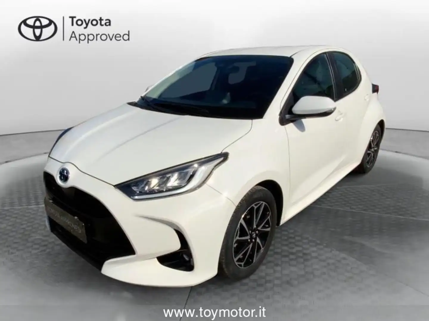 Toyota Yaris 4ª serie 1.5 Hybrid 5 porte Trend Bianco - 1