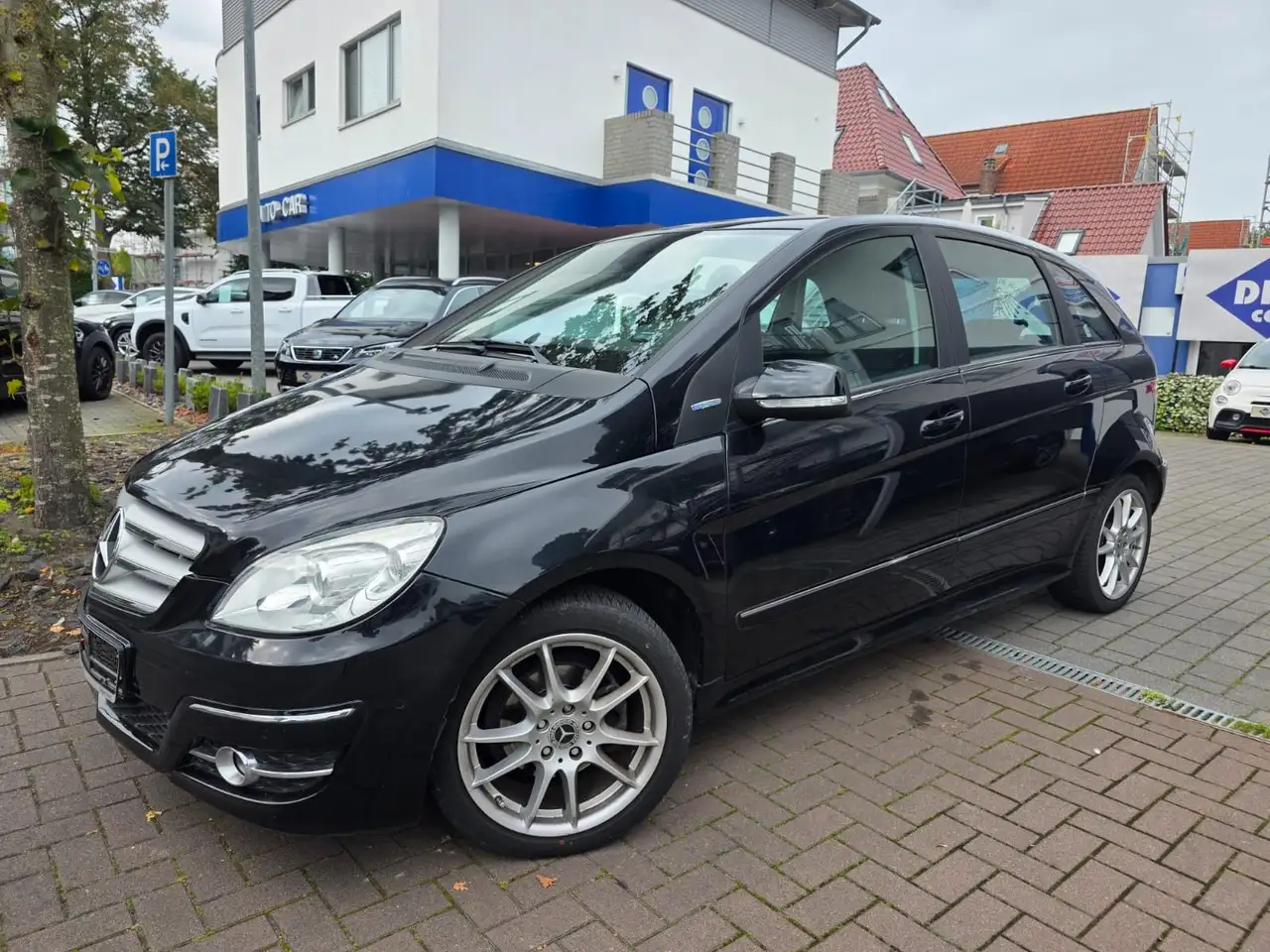 Mercedes-Benz B 180