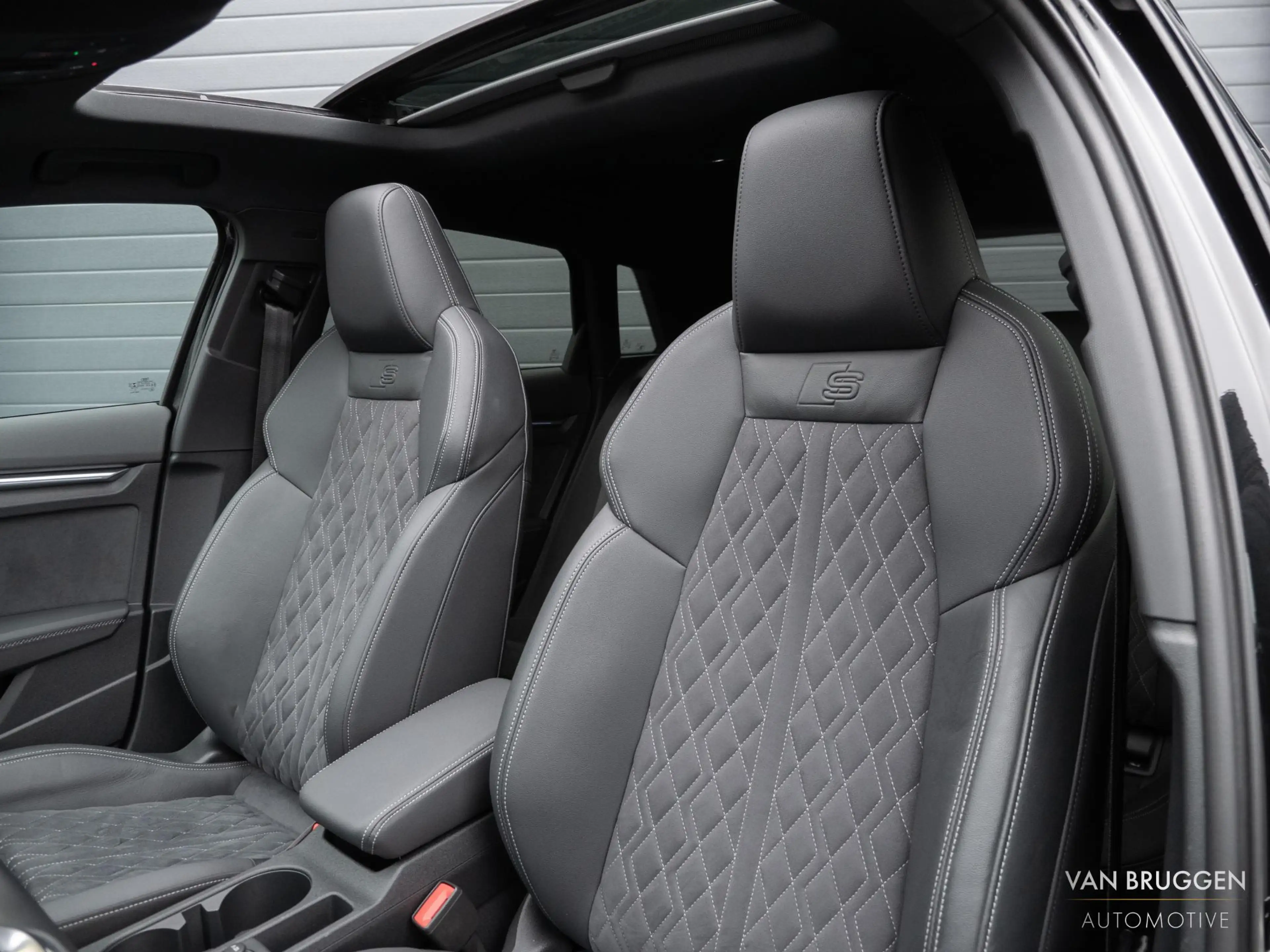 Audi A3 Sportback 45 TFSI e S-Line Pano RS-Stoelen Sfeer B — photo 2