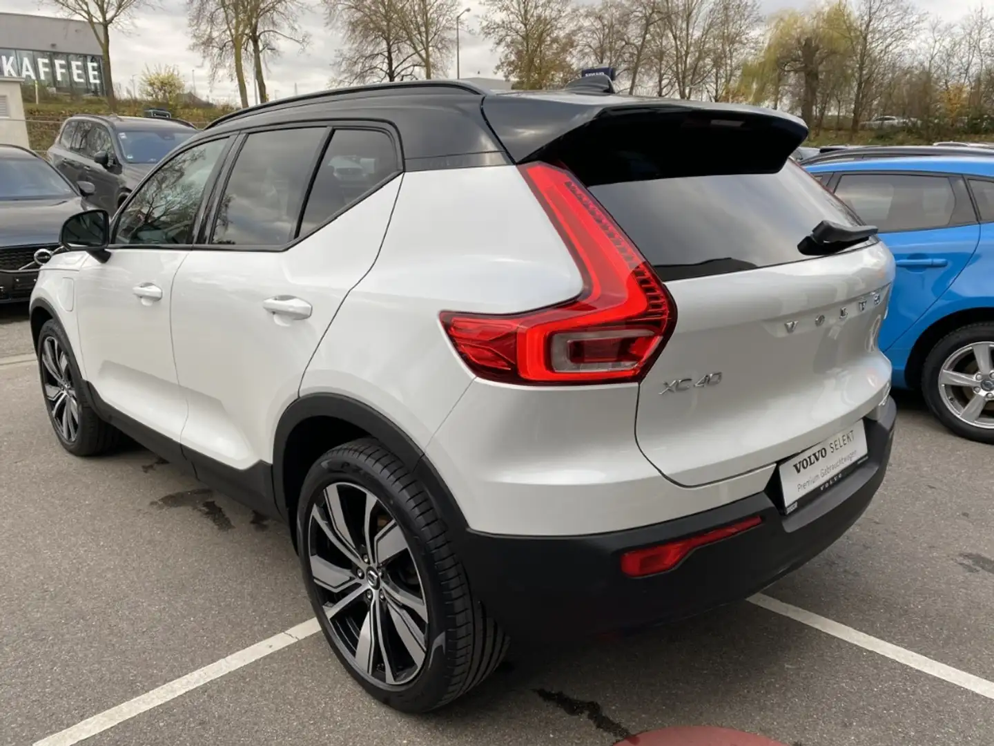 Volvo XC40 R Design Recharge Plug-In Hybrid 2WD T5 Twin Engin Beyaz - 2
