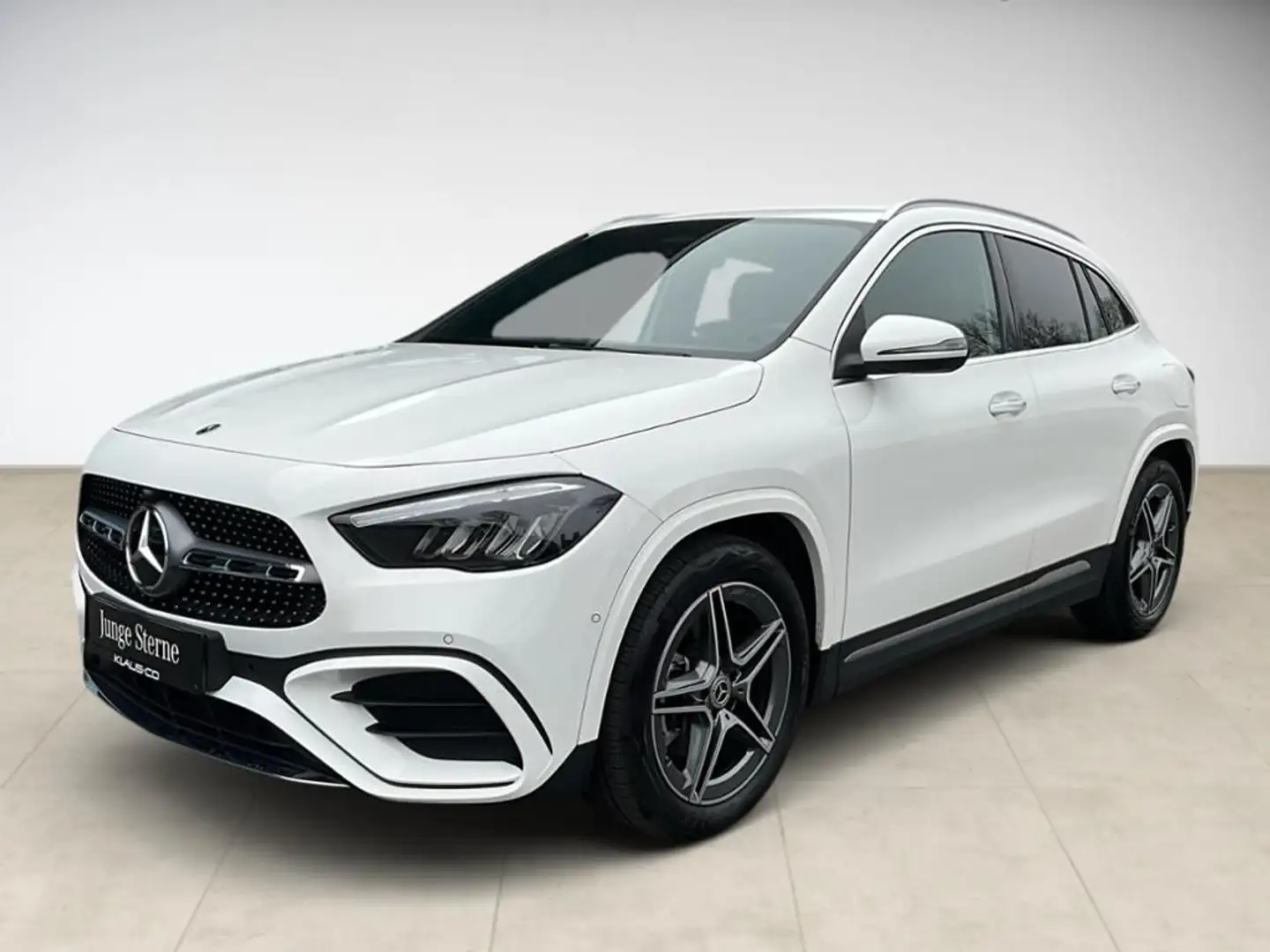 Mercedes-Benz GLA 200 d AMG S-Sitz KeyLess PDC SHZ LED SpurH Weiß - 1
