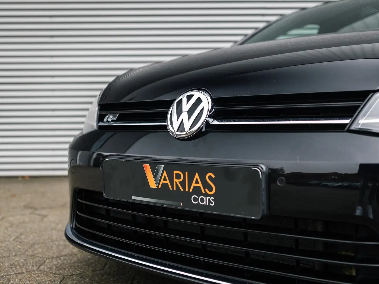Volkswagen Golf 1.4 TSI Highline 2xR-line Zwart - 2