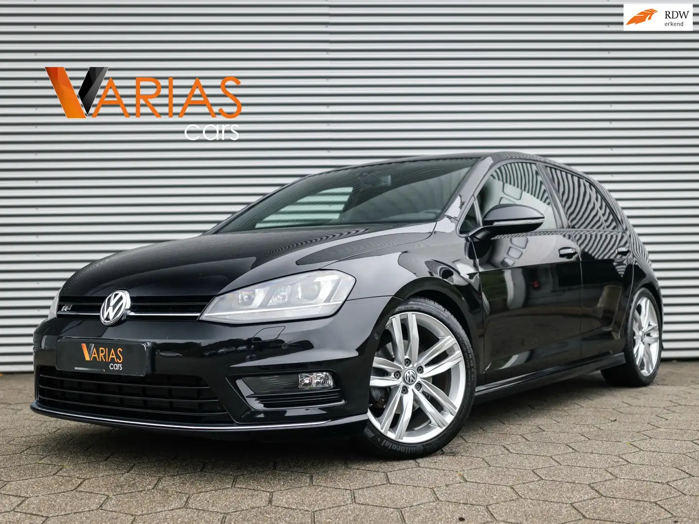 Volkswagen Golf 1.4 TSI Highline 2xR-line Zwart - 1