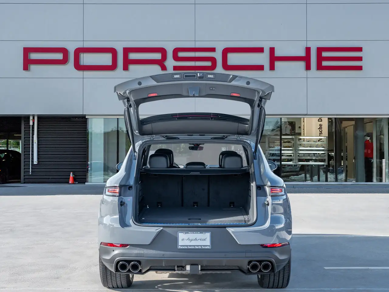 Porsche Cayenne снимка Porsche Cayenne