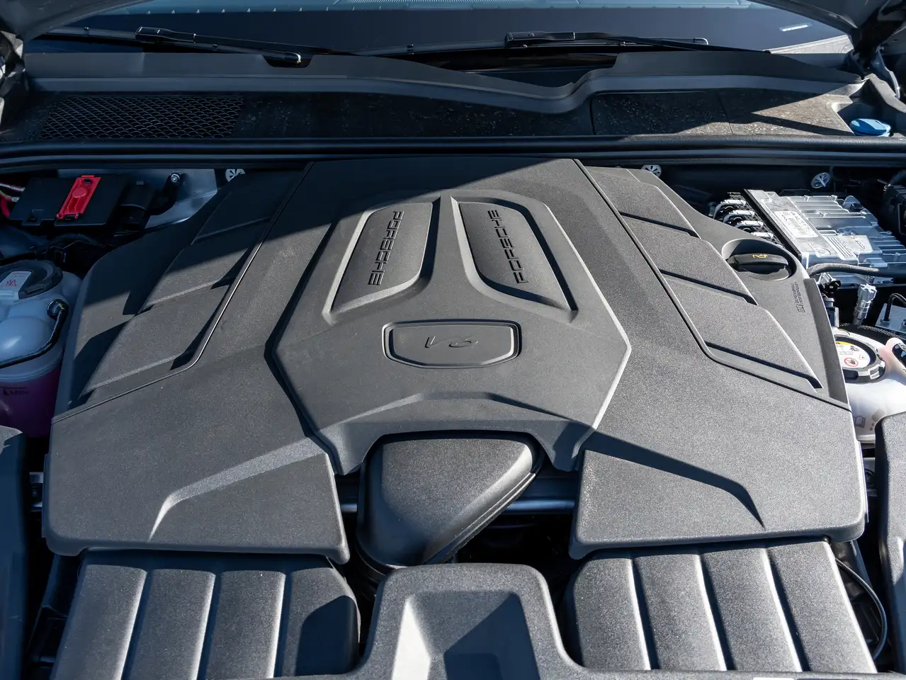 Porsche Cayenne снимка Porsche Cayenne