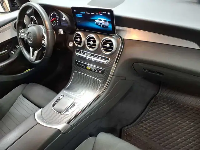 Mercedes-Benz GLC view 9