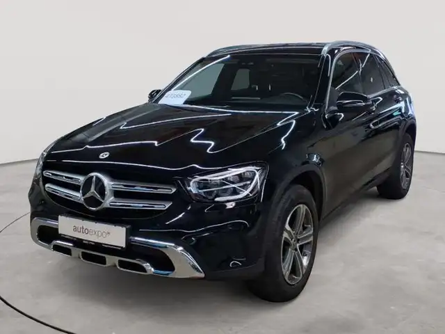 Mercedes-Benz GLC view 2