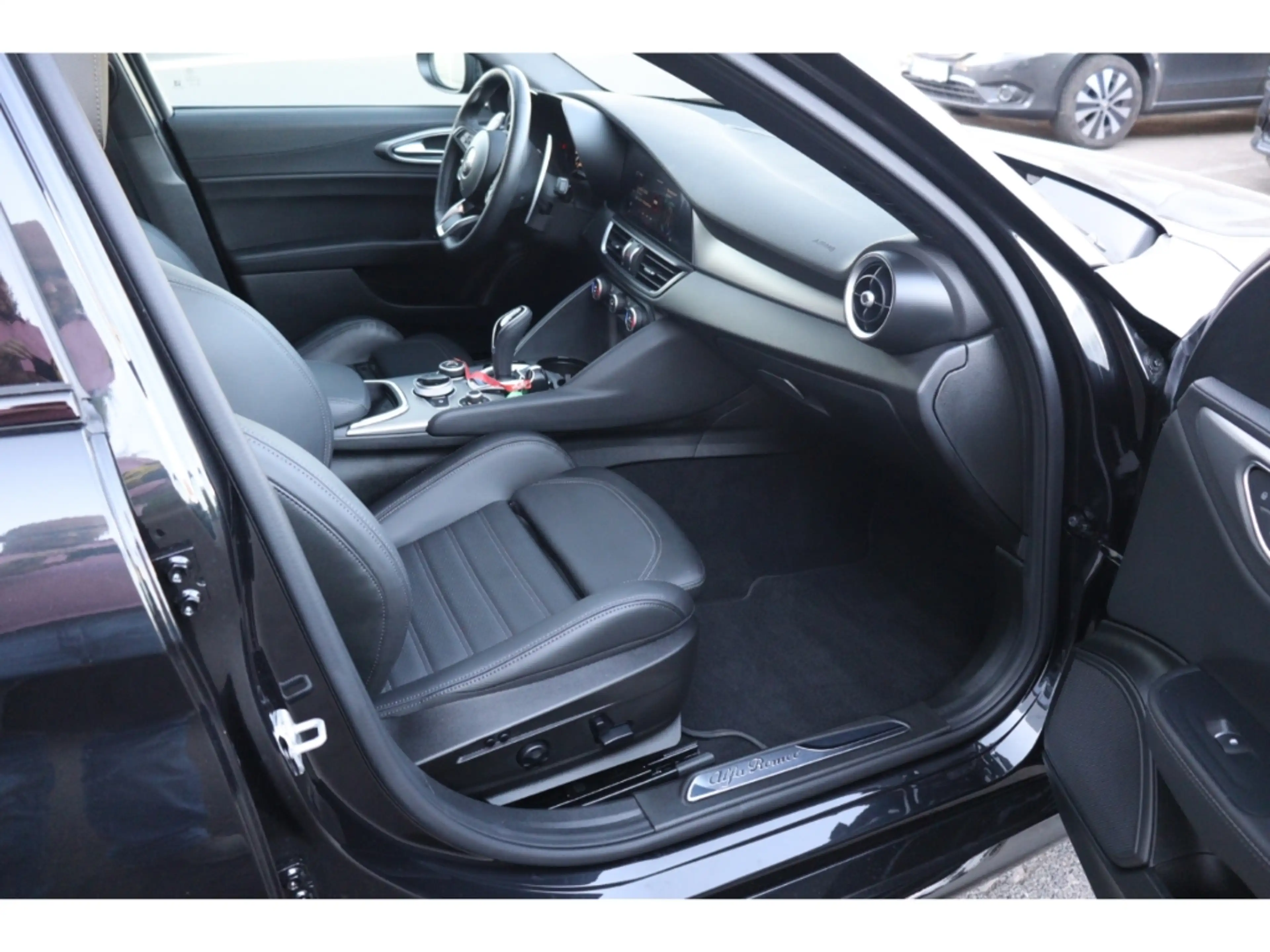 Alfa Romeo Giulia VELOCE 2.0 TURBO 16V 280 PS AT TECHNOLOGIE — photo 15