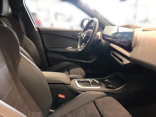 BMW 2 Series view 11
