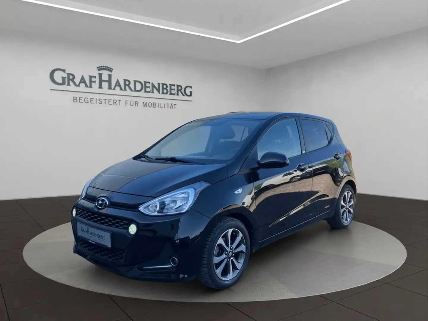 Hyundai i10 1.0 M/T YES! Plus NAVI / SHZ / PDC Zwart - 1