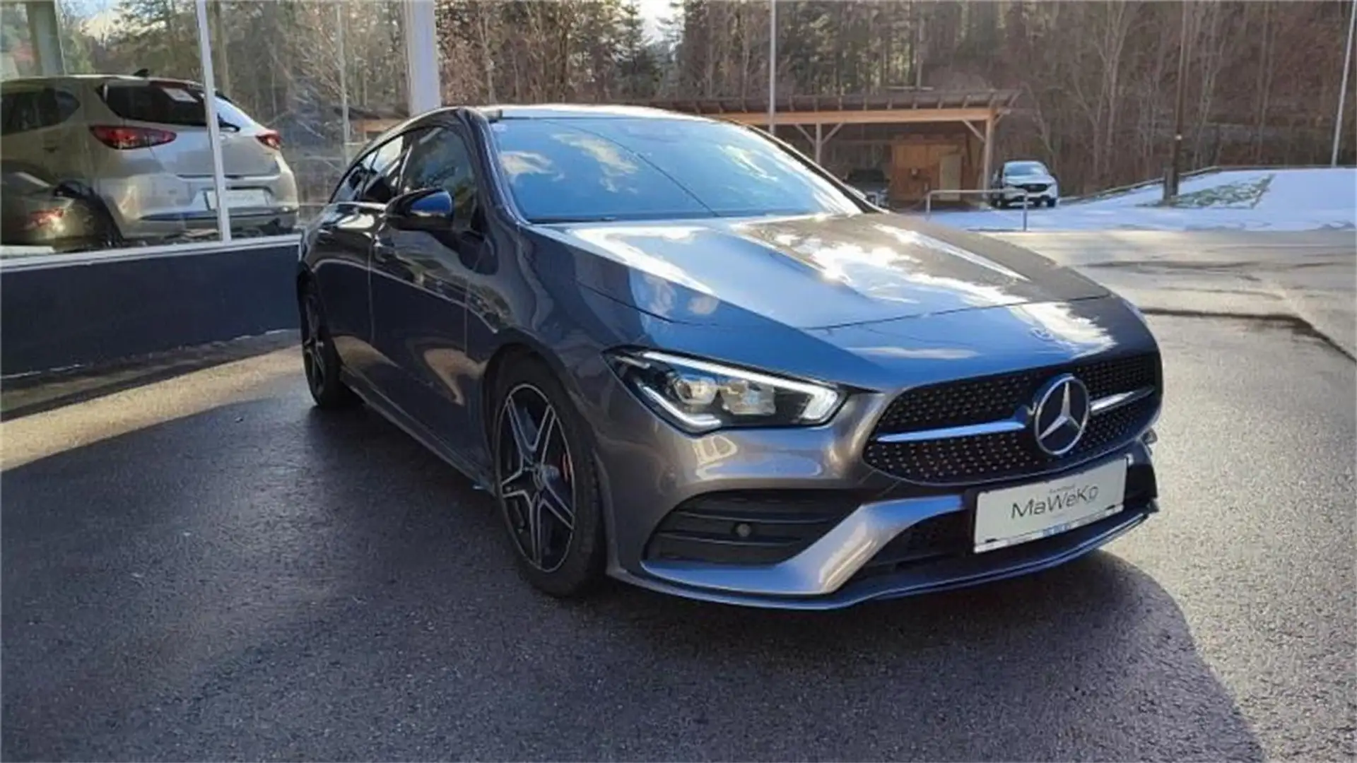Mercedes-Benz CLA 220 AMG-Line Shooting Brake Grau - 2