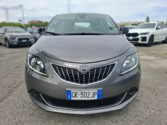 Lancia Ypsilon view 6