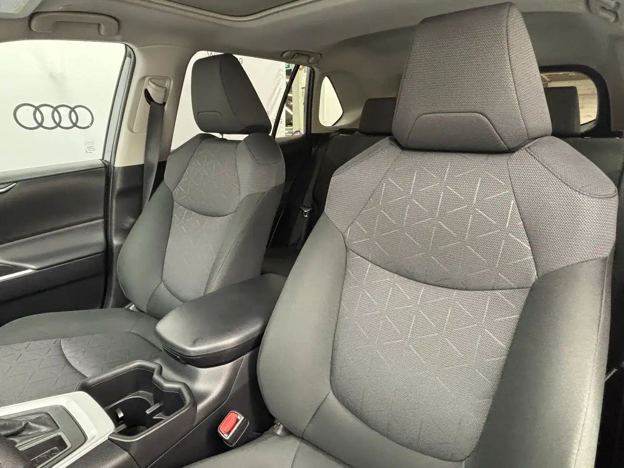 Toyota RAV 4 снимка Toyota RAV 4