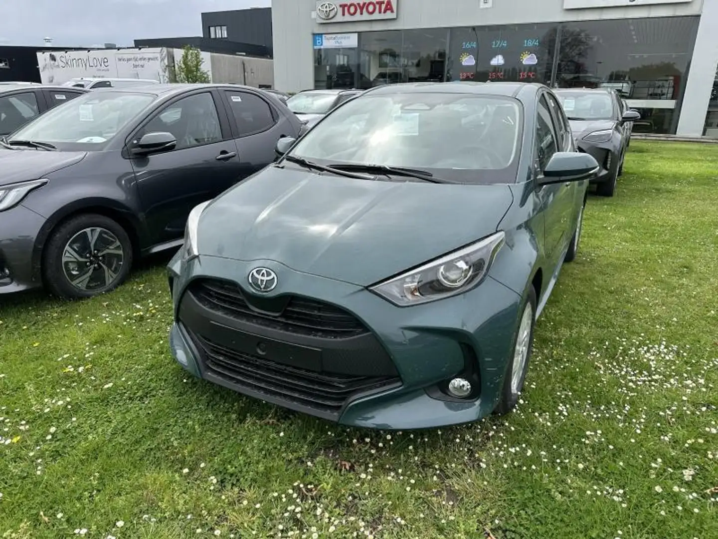 Toyota Yaris Dynamic Grün - 2