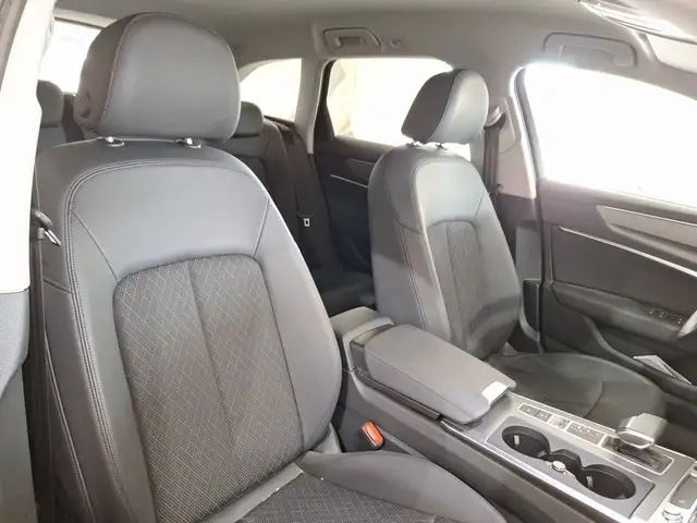 Audi A6 view 10