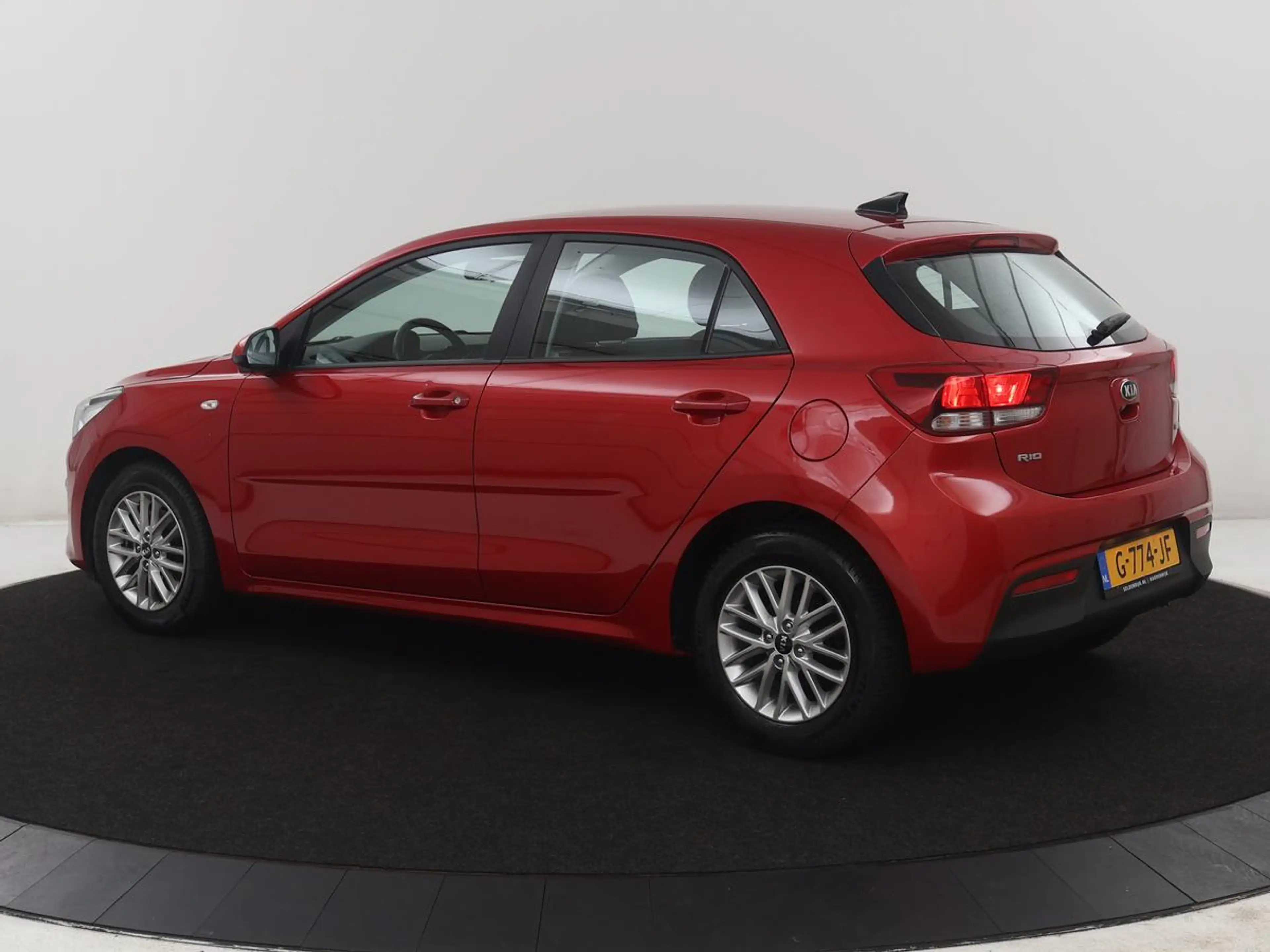 Kia Rio 1.0 TGDI DynamicLine | Carplay | Camera | Full LED — photo 2