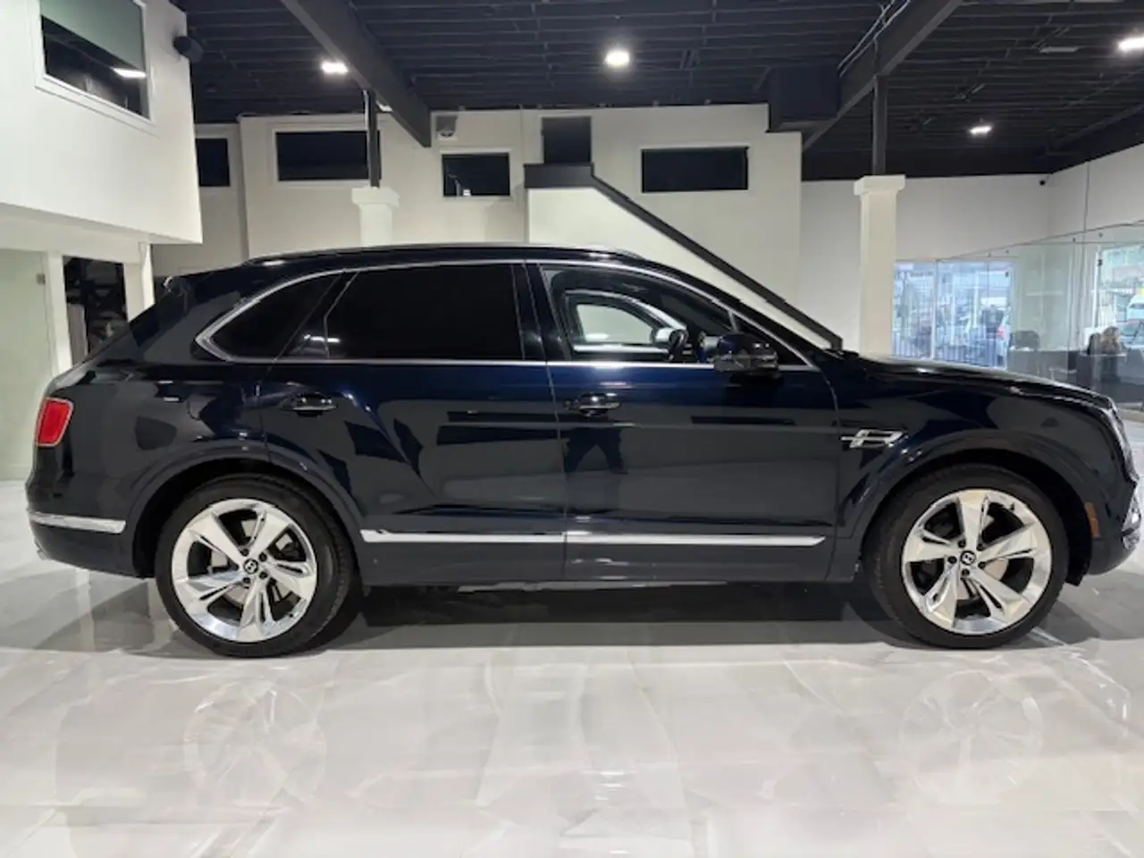 Bentley Bentayga снимка Bentley Bentayga