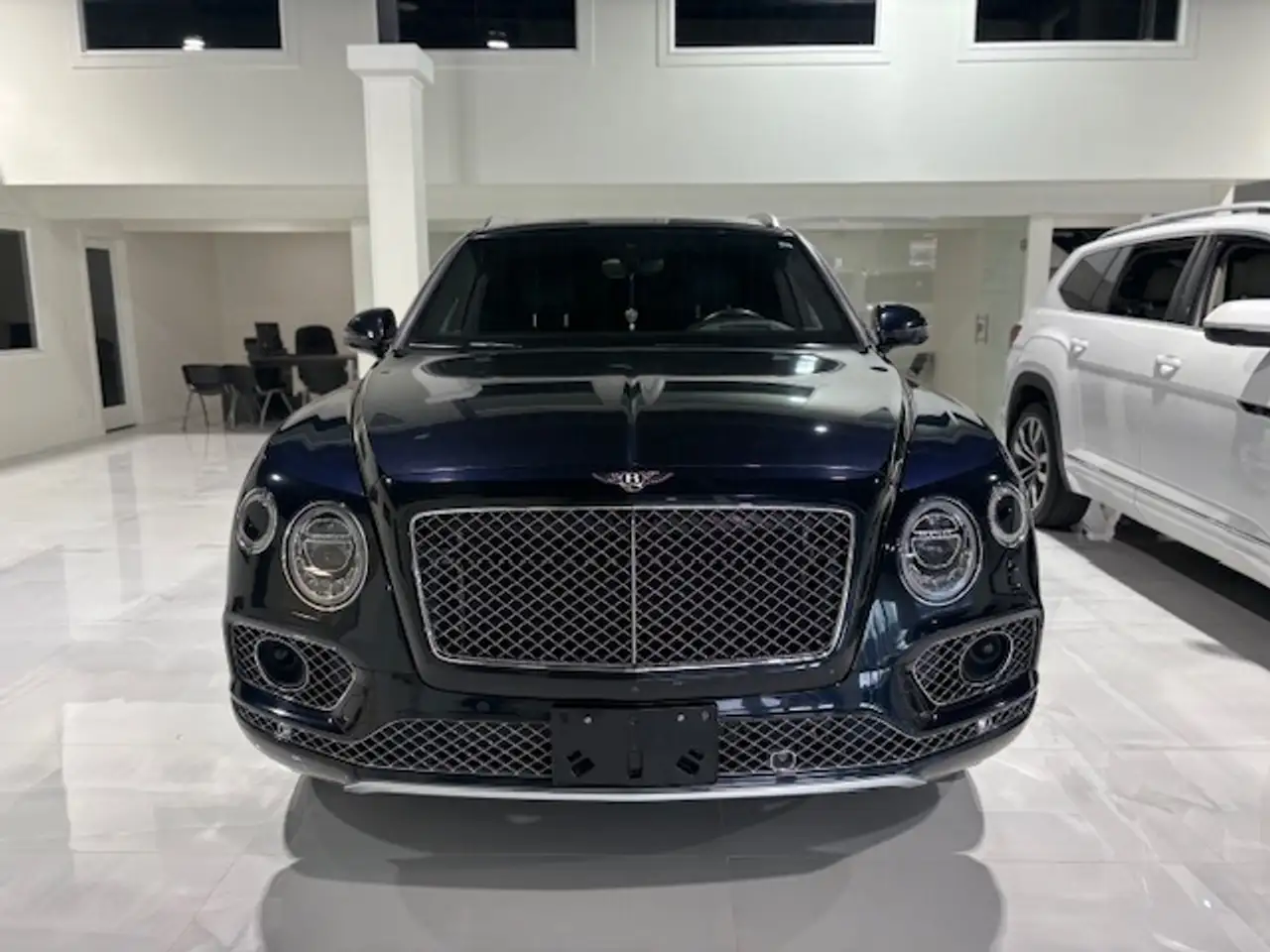 Bentley Bentayga снимка Bentley Bentayga