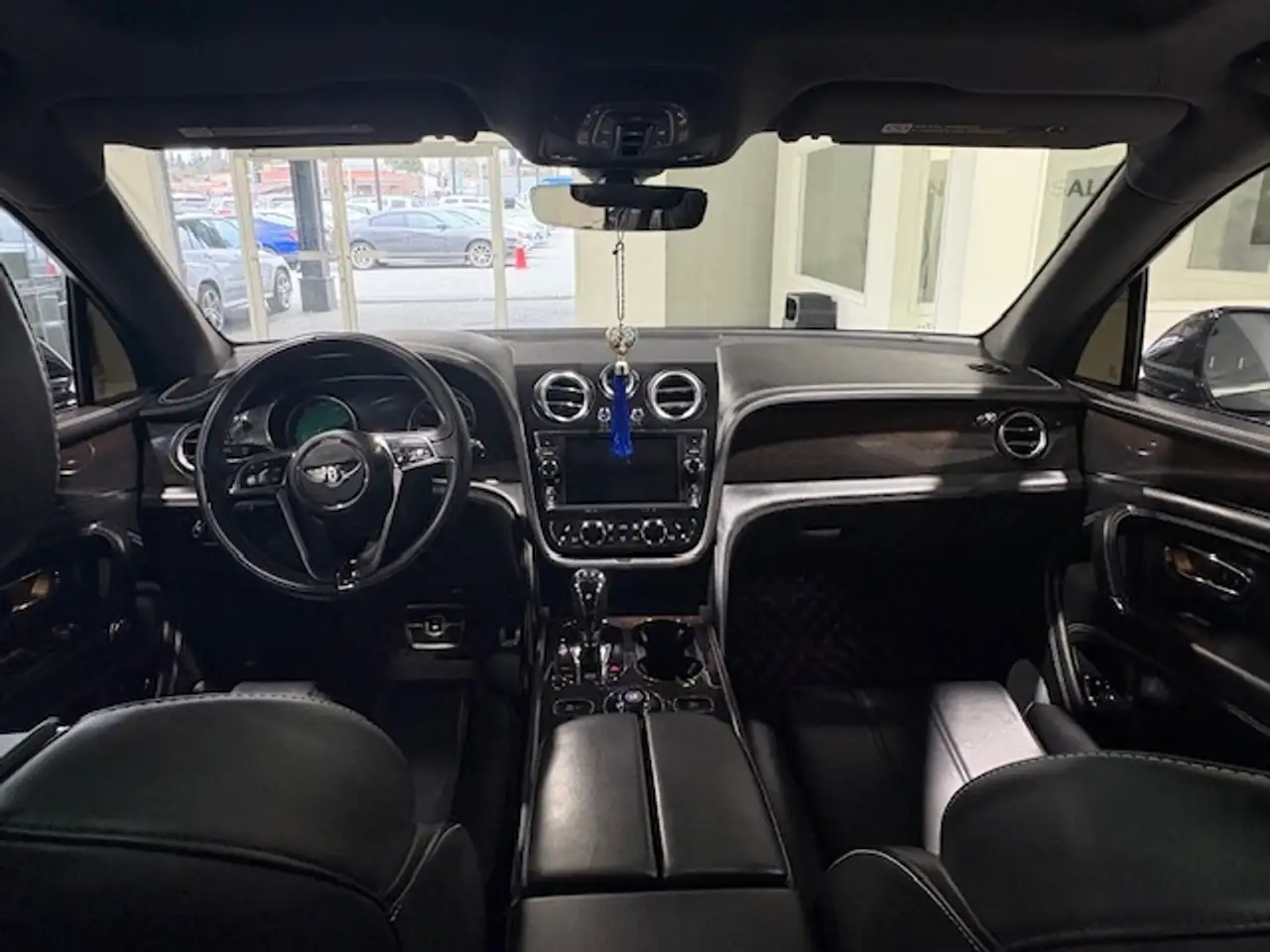 Bentley Bentayga снимка Bentley Bentayga